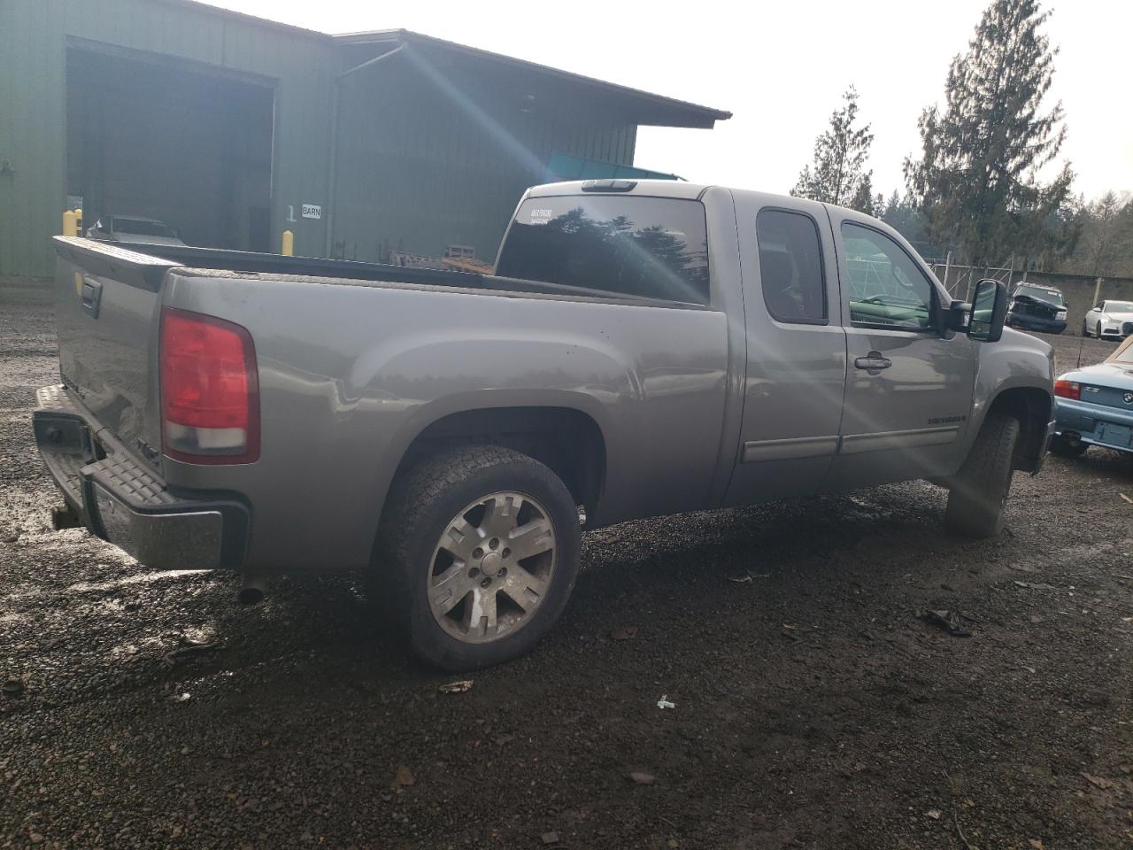 Photo 2 VIN: 1GTEK19J38Z118875 - GMC SIERRA 