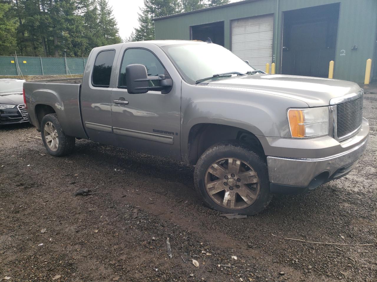 Photo 3 VIN: 1GTEK19J38Z118875 - GMC SIERRA 