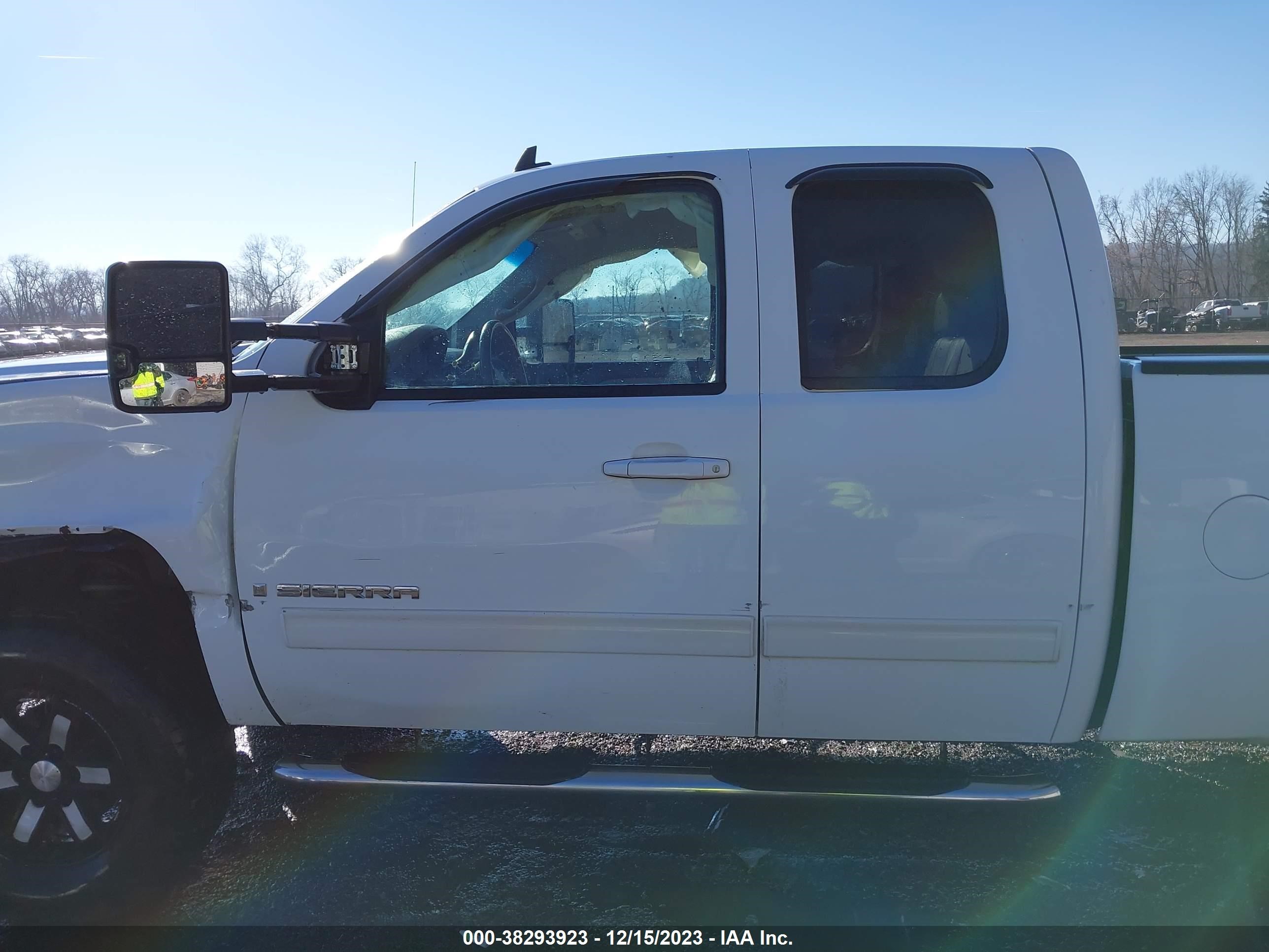 Photo 13 VIN: 1GTEK19J68Z251193 - GMC SIERRA 