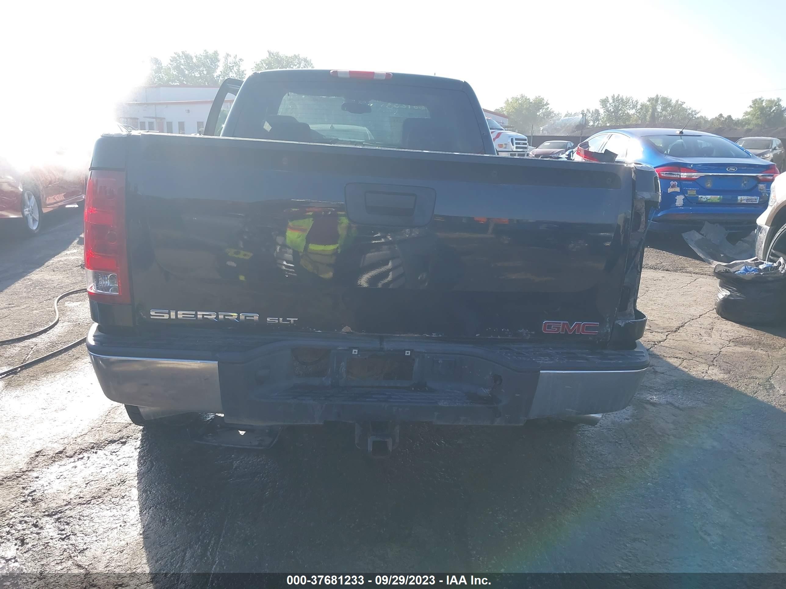 Photo 16 VIN: 1GTEK19J88Z313936 - GMC SIERRA 