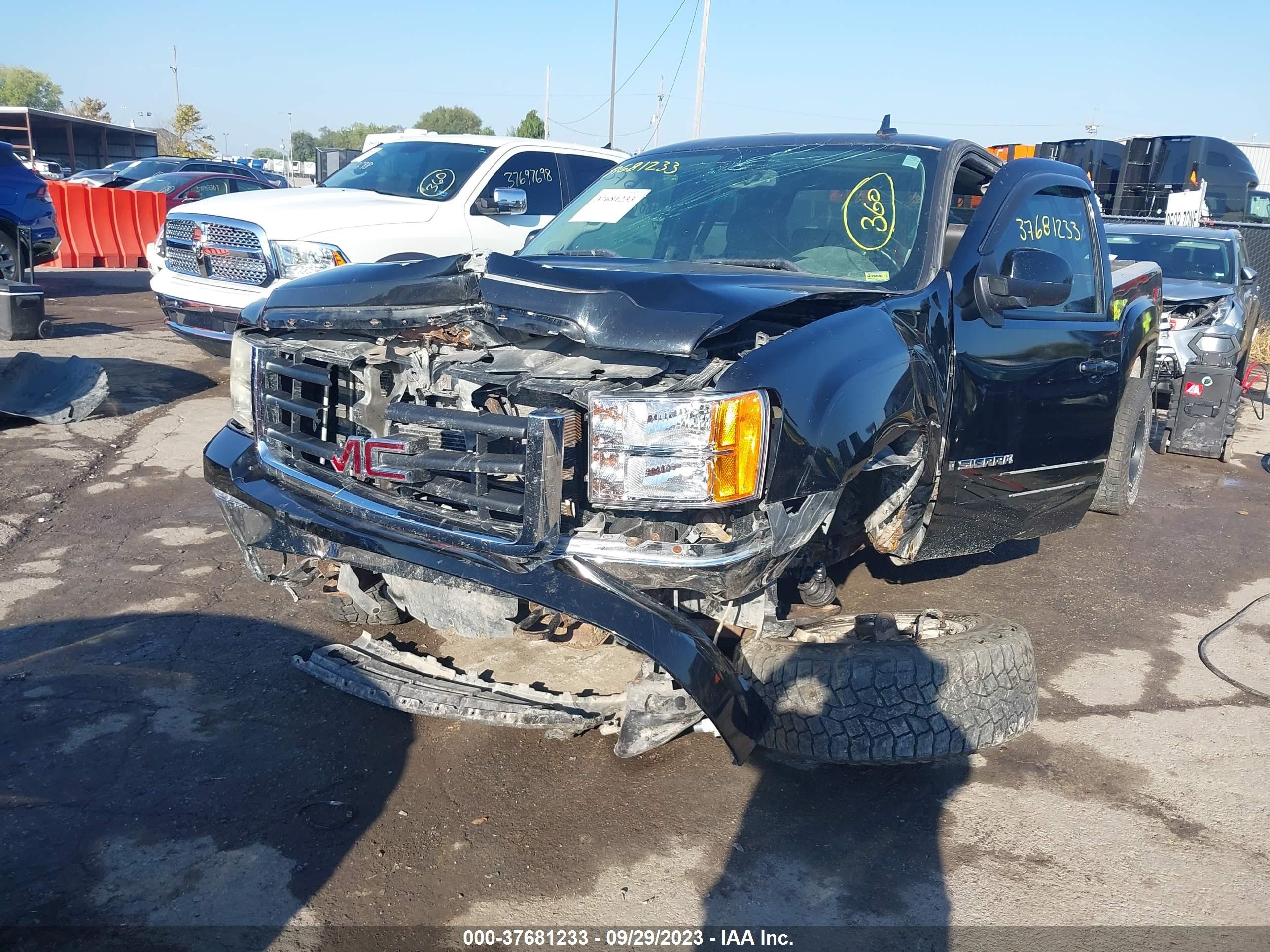 Photo 5 VIN: 1GTEK19J88Z313936 - GMC SIERRA 