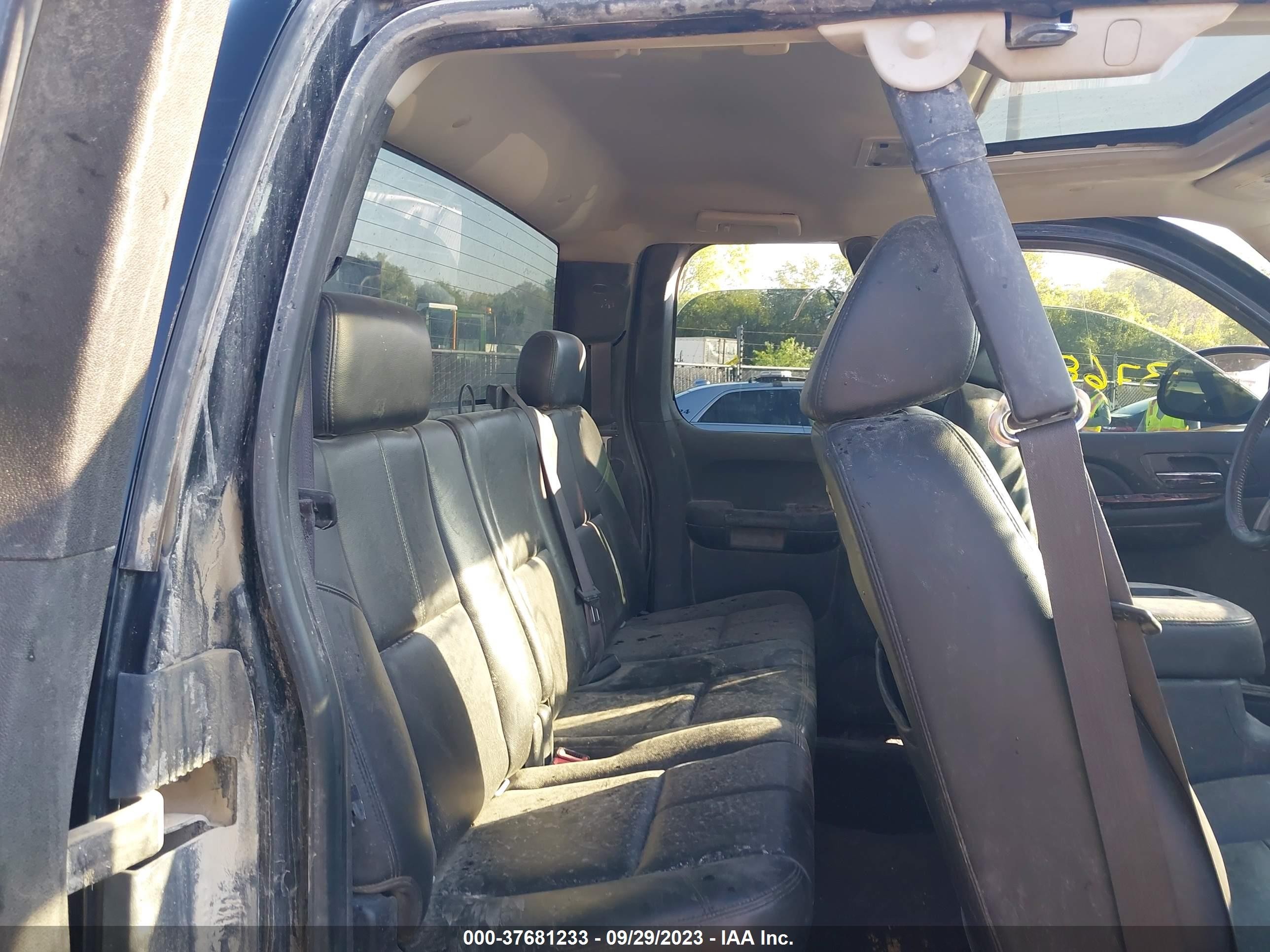 Photo 7 VIN: 1GTEK19J88Z313936 - GMC SIERRA 