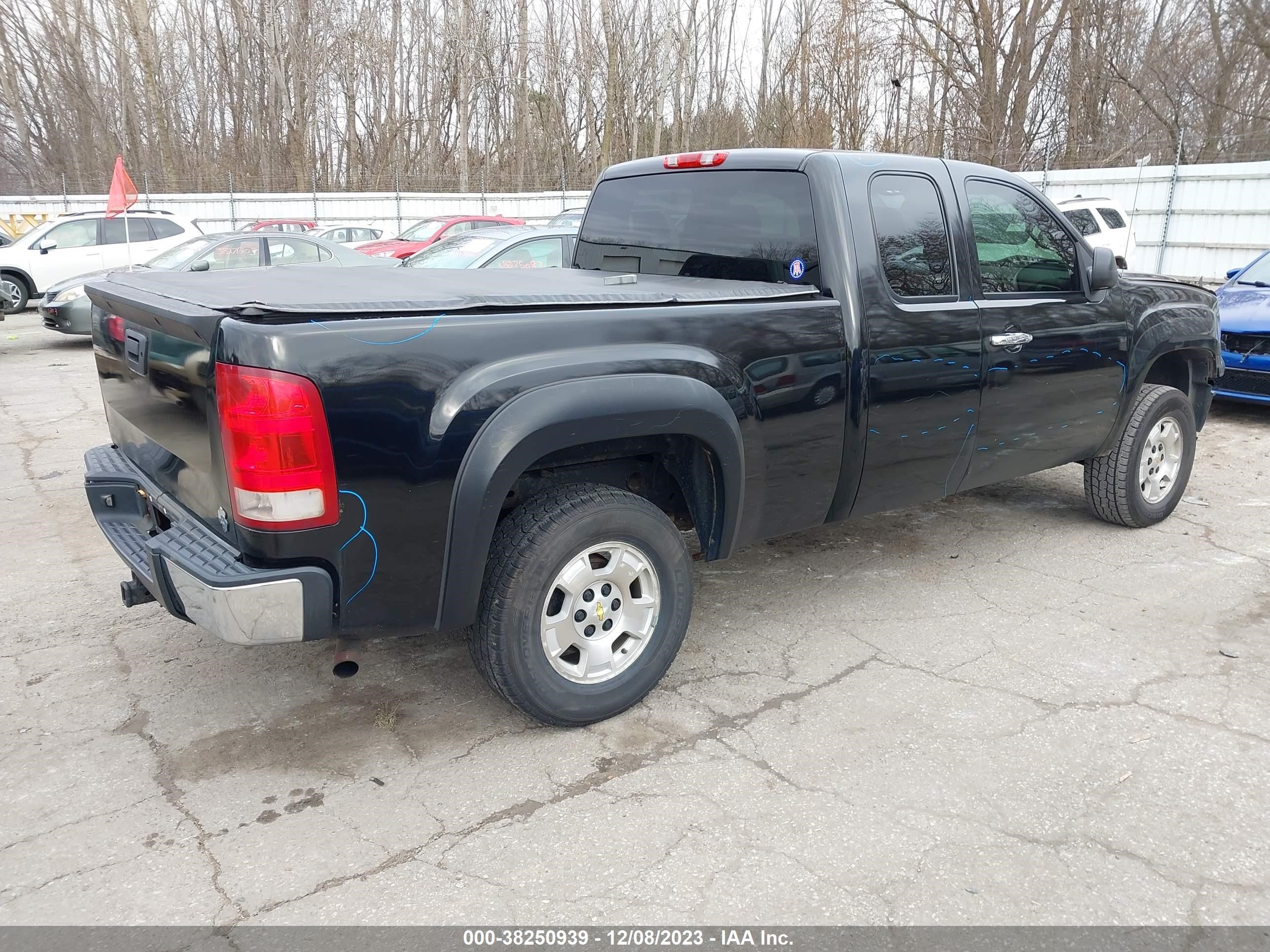 Photo 3 VIN: 1GTEK19J97E578631 - GMC SIERRA 