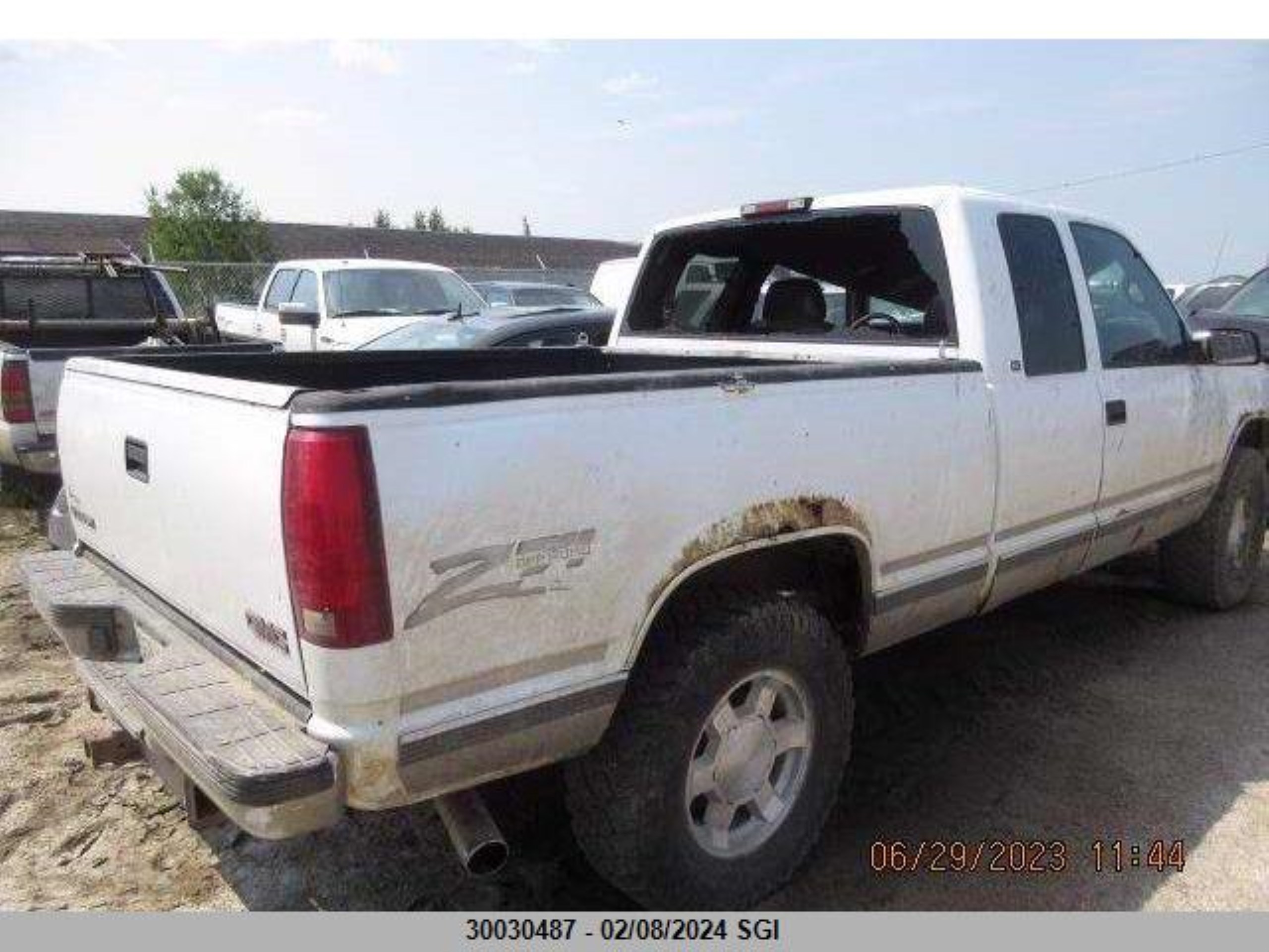 Photo 3 VIN: 1GTEK19S8WE500610 - GMC SIERRA 