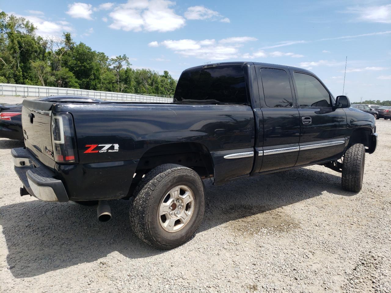 Photo 2 VIN: 1GTEK19T02E304454 - GMC SIERRA 