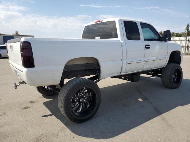 Photo 2 VIN: 1GTEK19T12E168643 - GMC NEW SIERRA 