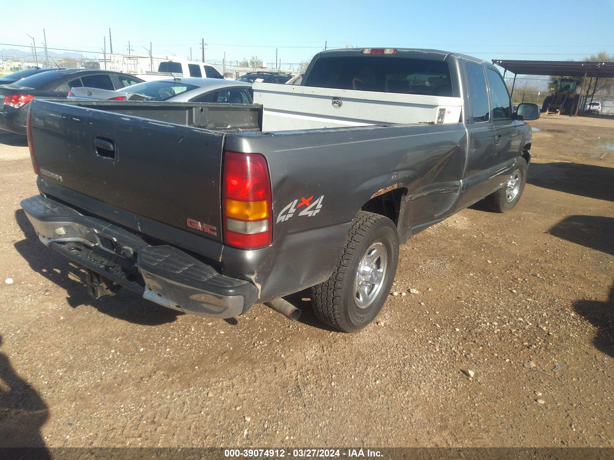 Photo 3 VIN: 1GTEK19T21E329760 - GMC SIERRA 