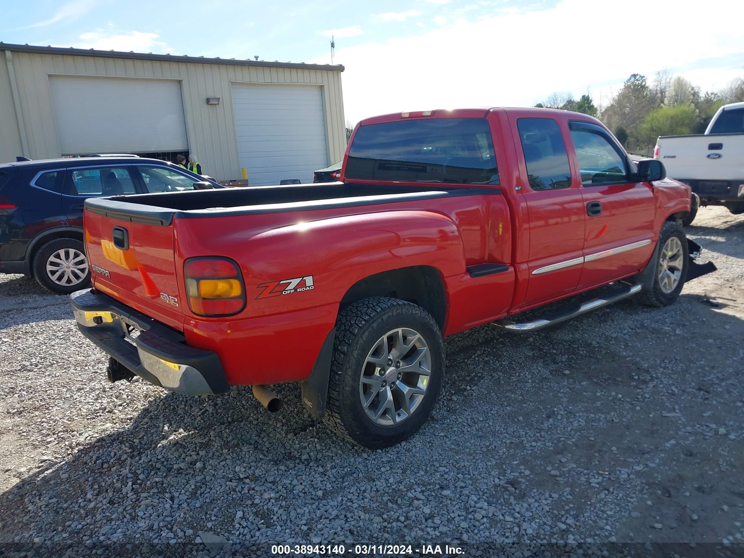 Photo 3 VIN: 1GTEK19T24Z329111 - GMC SIERRA 