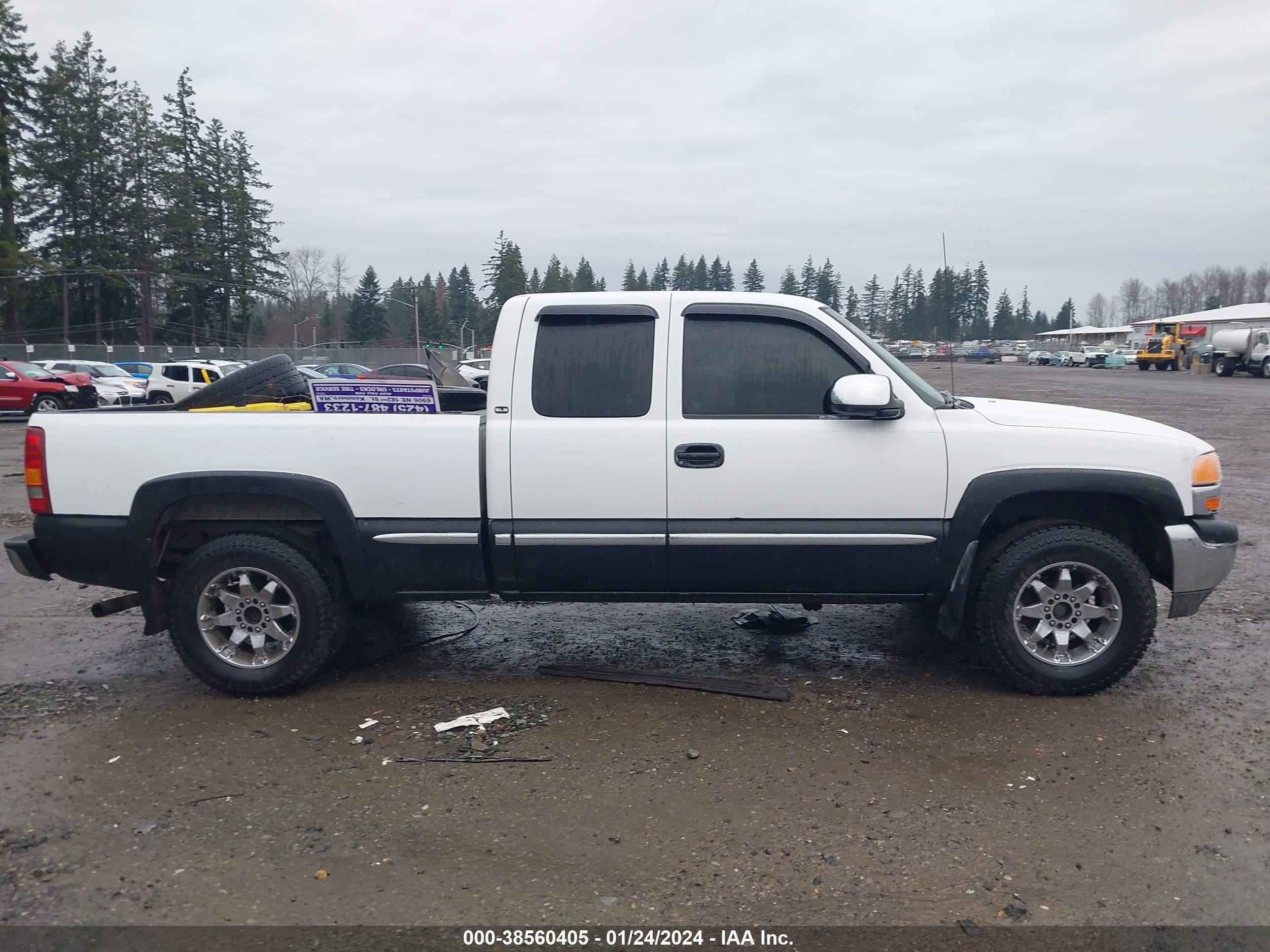 Photo 11 VIN: 1GTEK19T2YE130458 - GMC SIERRA 