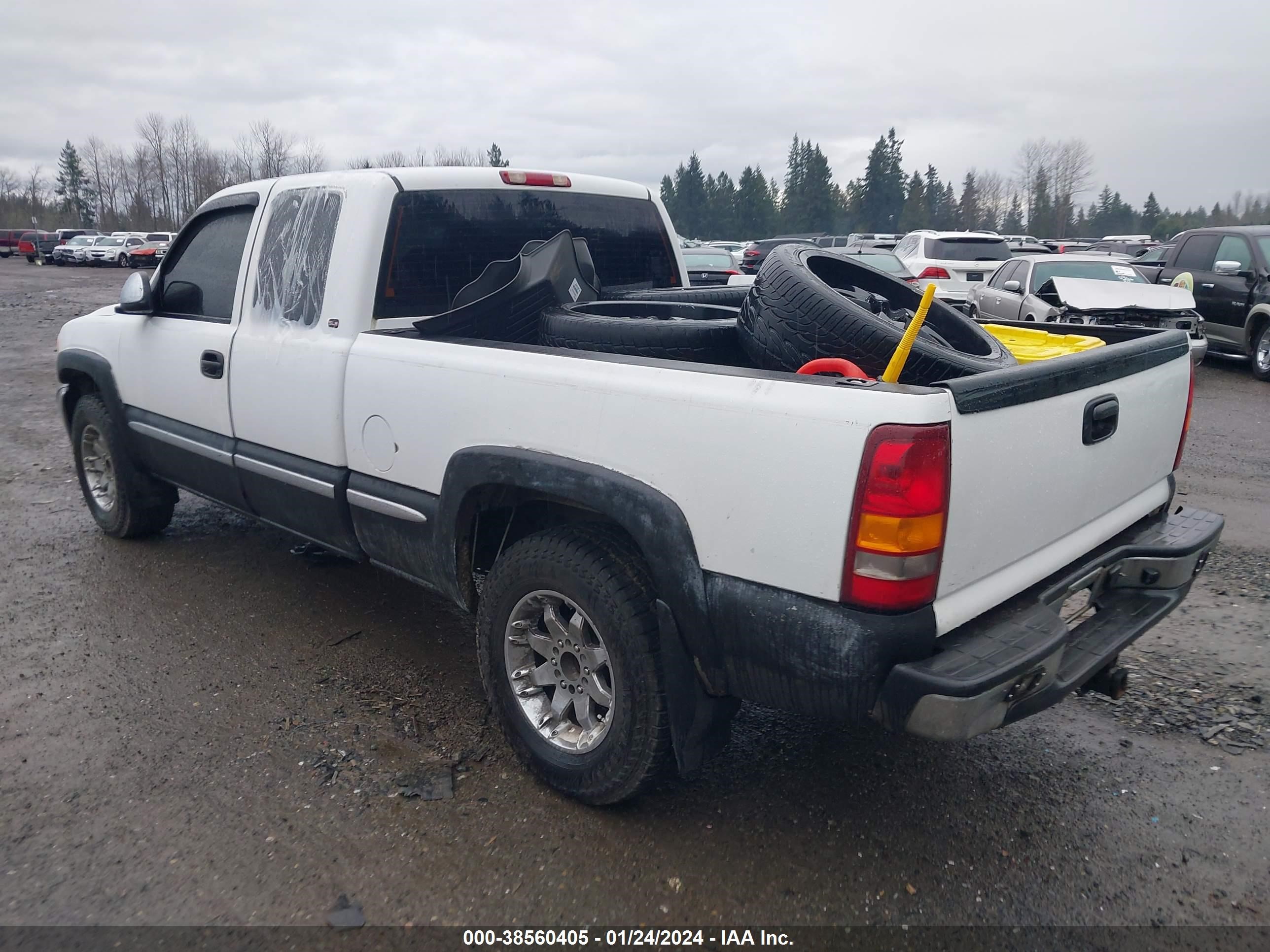 Photo 2 VIN: 1GTEK19T2YE130458 - GMC SIERRA 