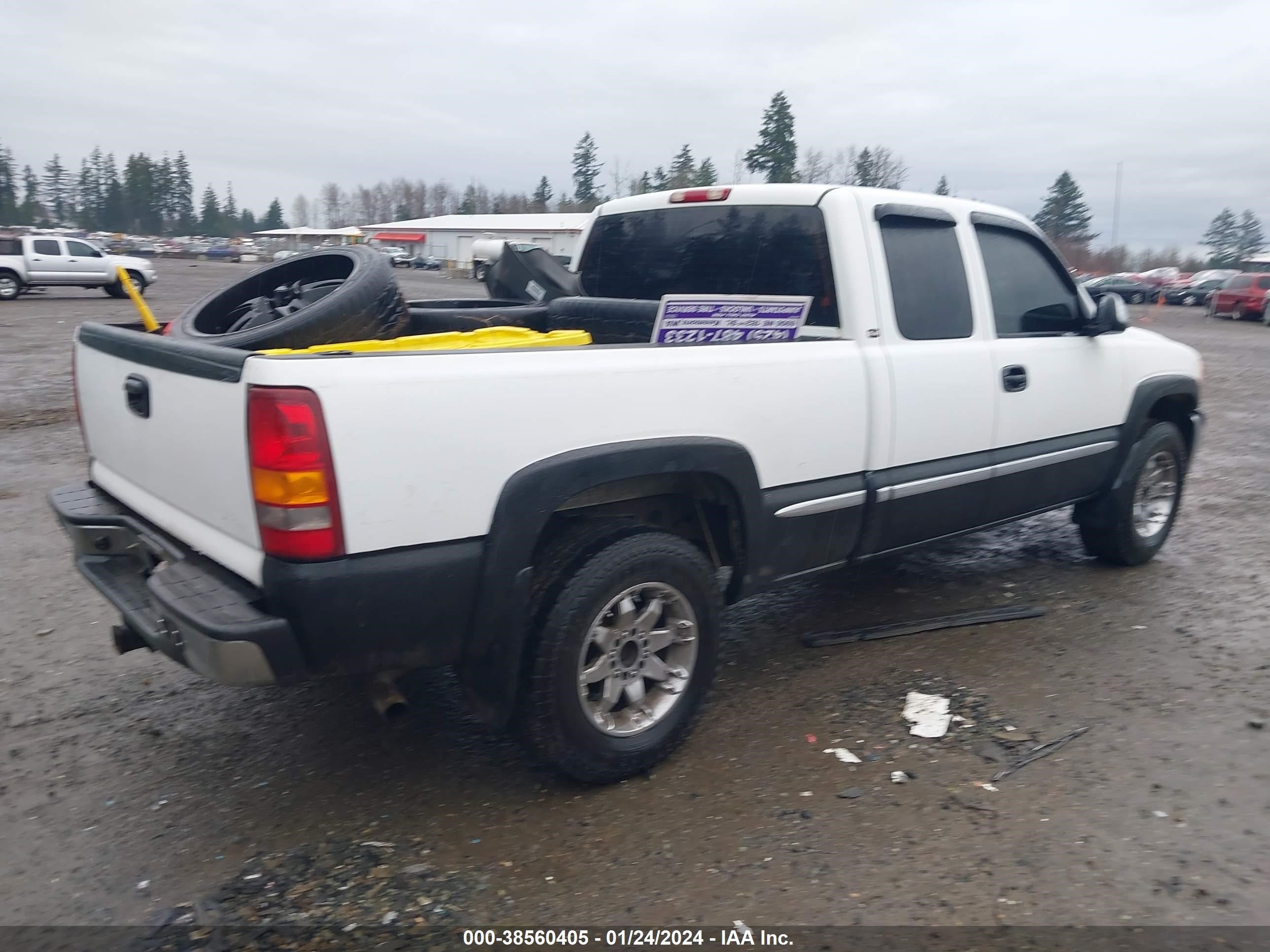 Photo 3 VIN: 1GTEK19T2YE130458 - GMC SIERRA 