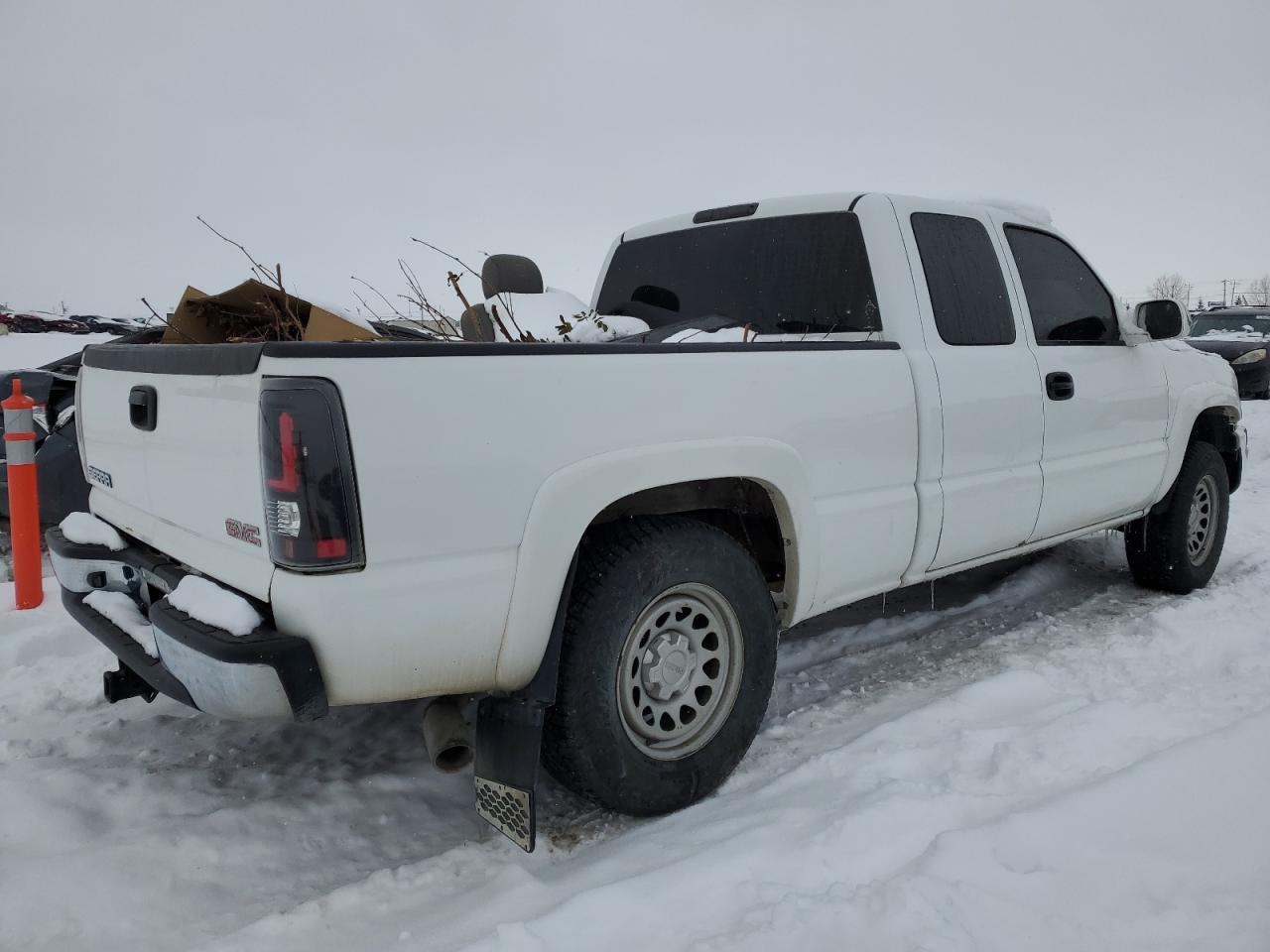 Photo 2 VIN: 1GTEK19T36Z275451 - GMC SIERRA 