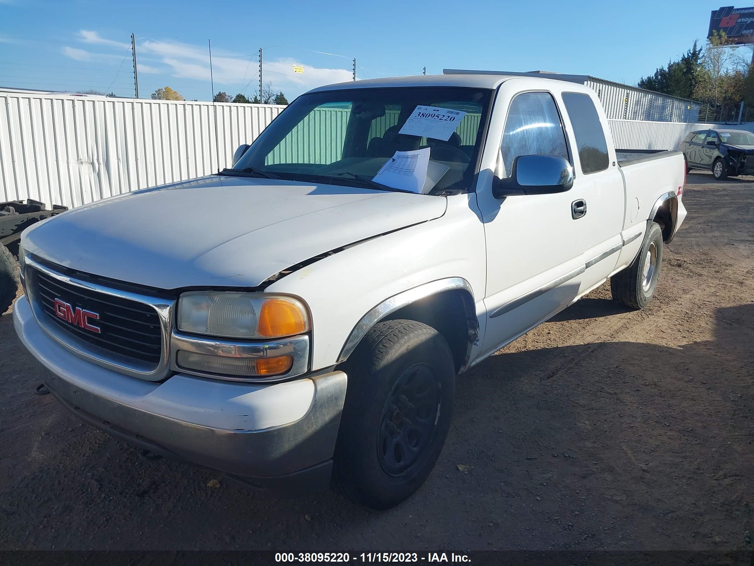 Photo 1 VIN: 1GTEK19T5YE228058 - GMC SIERRA 