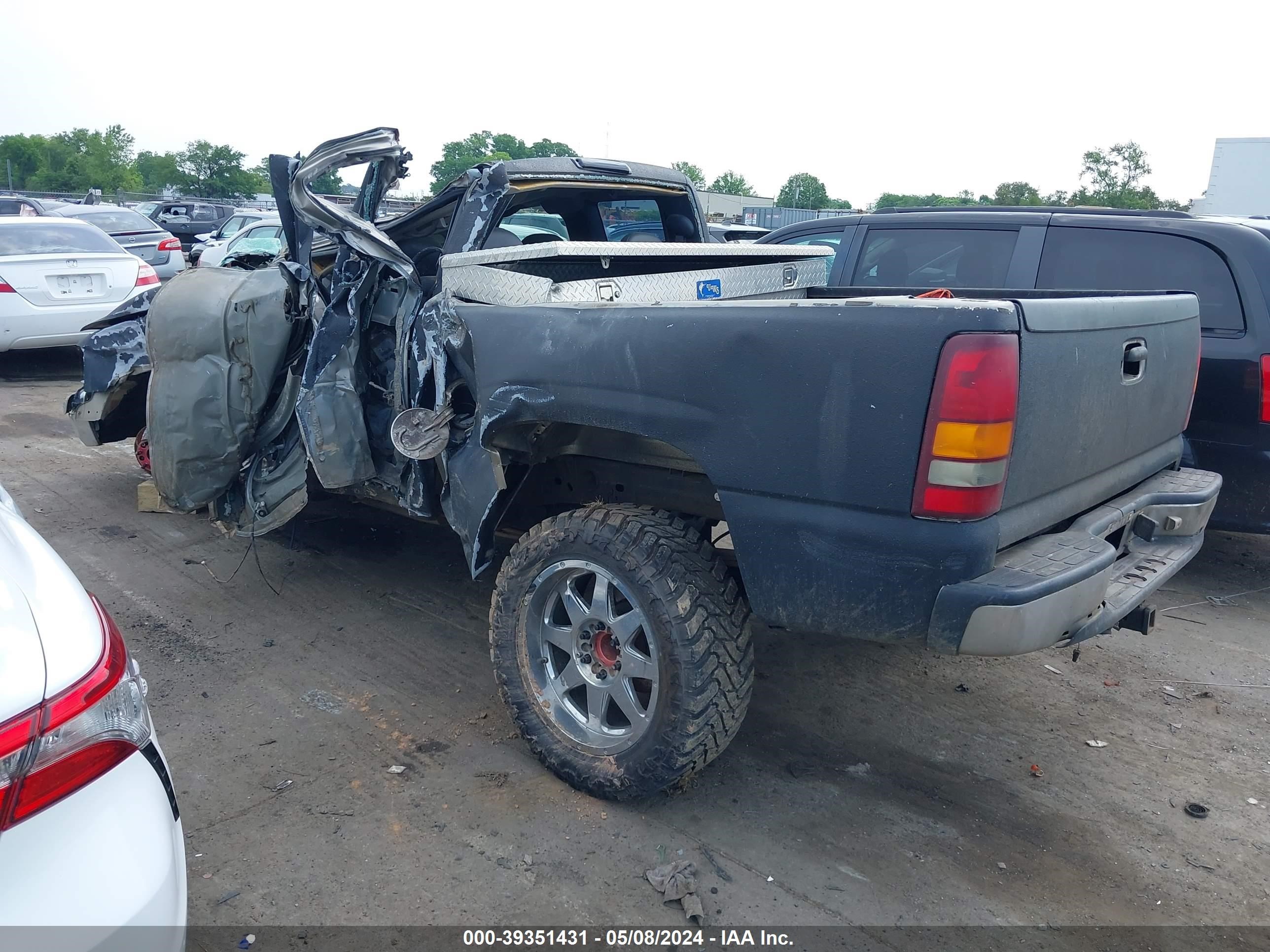 Photo 2 VIN: 1GTEK19T5YE297252 - GMC SIERRA 