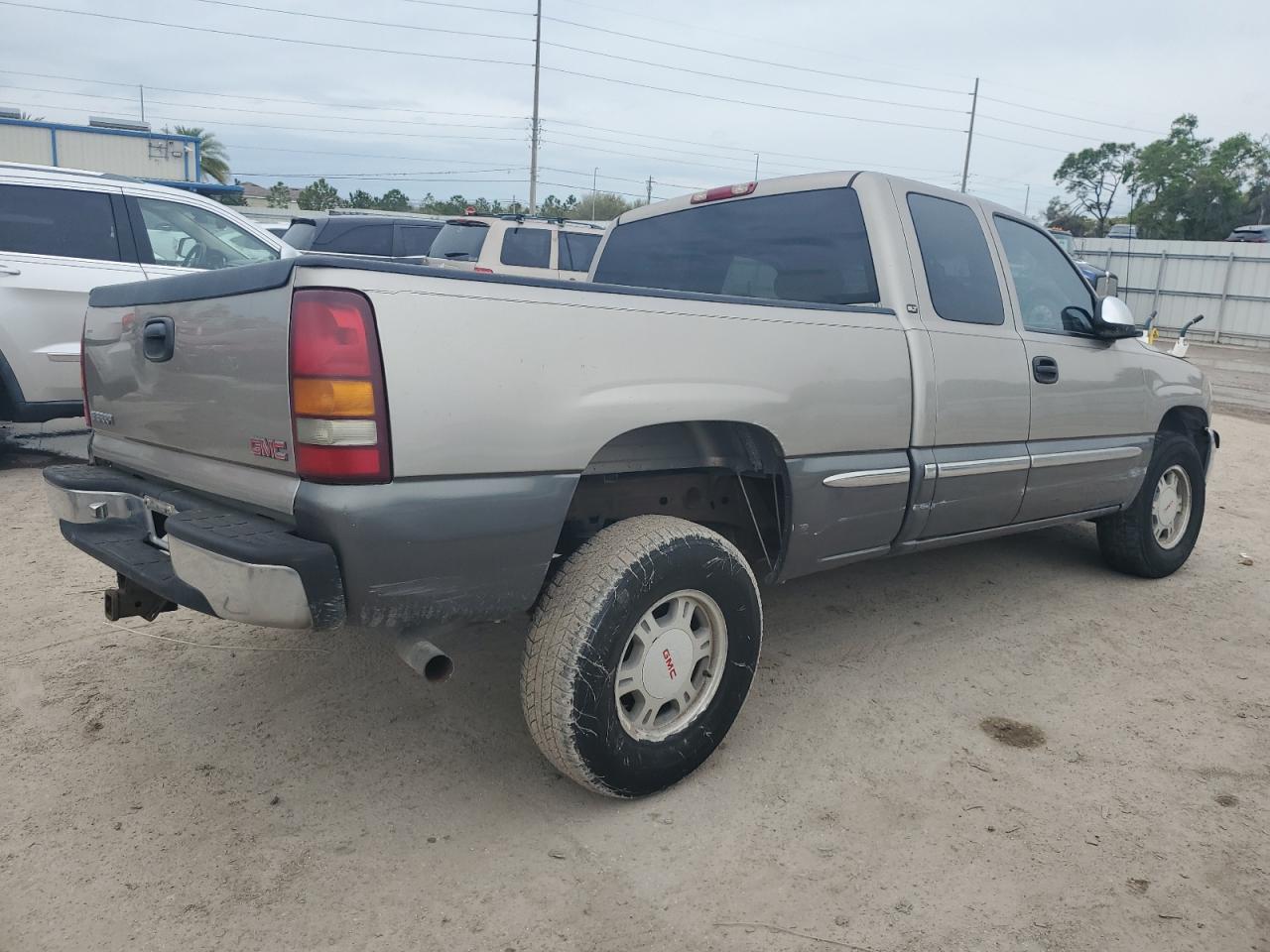 Photo 2 VIN: 1GTEK19T6XE551016 - GMC SIERRA 