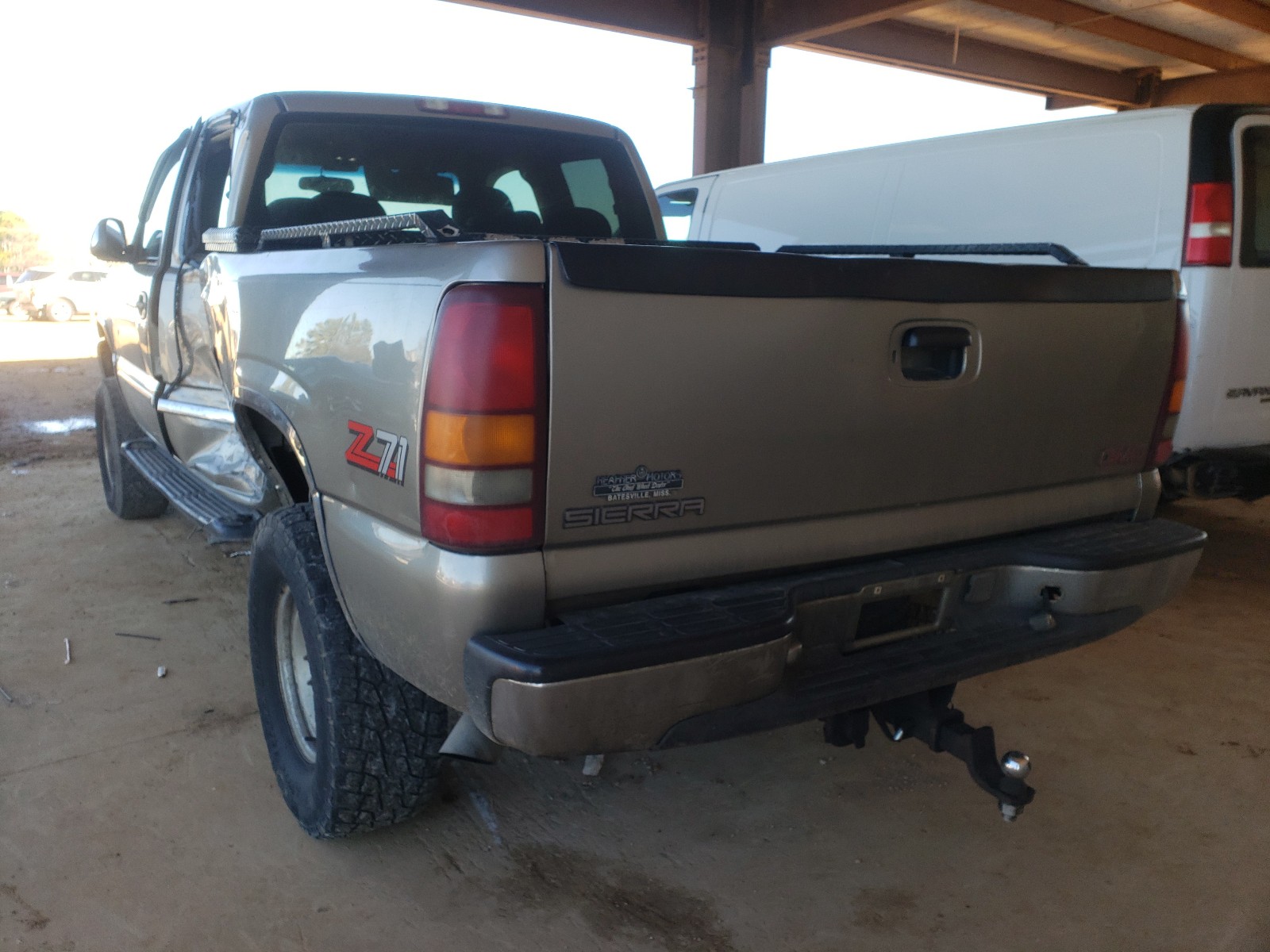 Photo 2 VIN: 1GTEK19T6YE128941 - GMC NEW SIERRA 