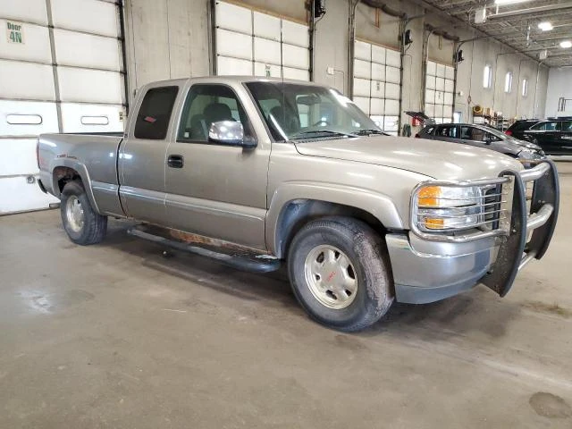 Photo 3 VIN: 1GTEK19T6YZ272336 - GMC NEW SIERRA 