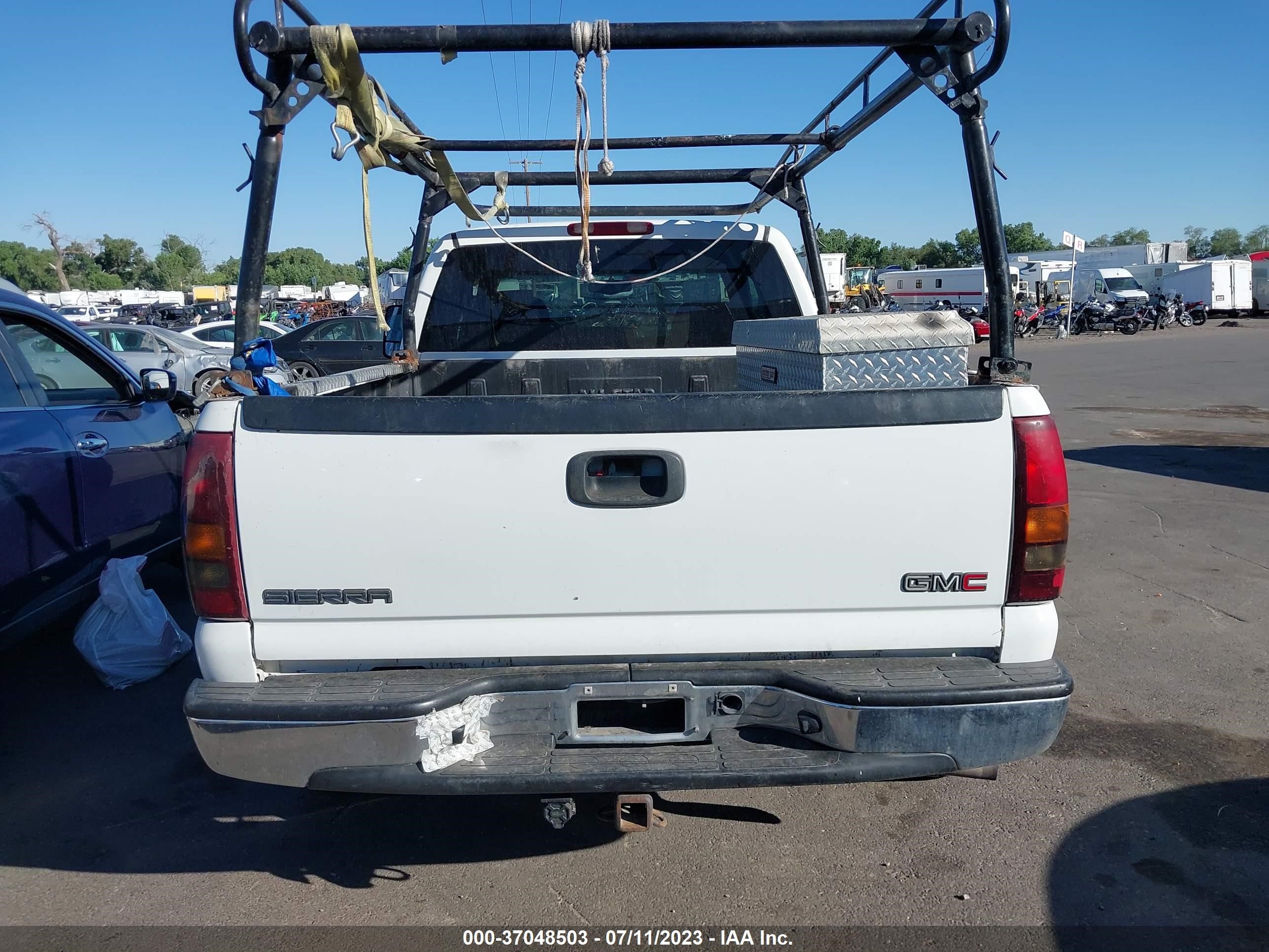 Photo 14 VIN: 1GTEK19T71E189625 - GMC SIERRA 