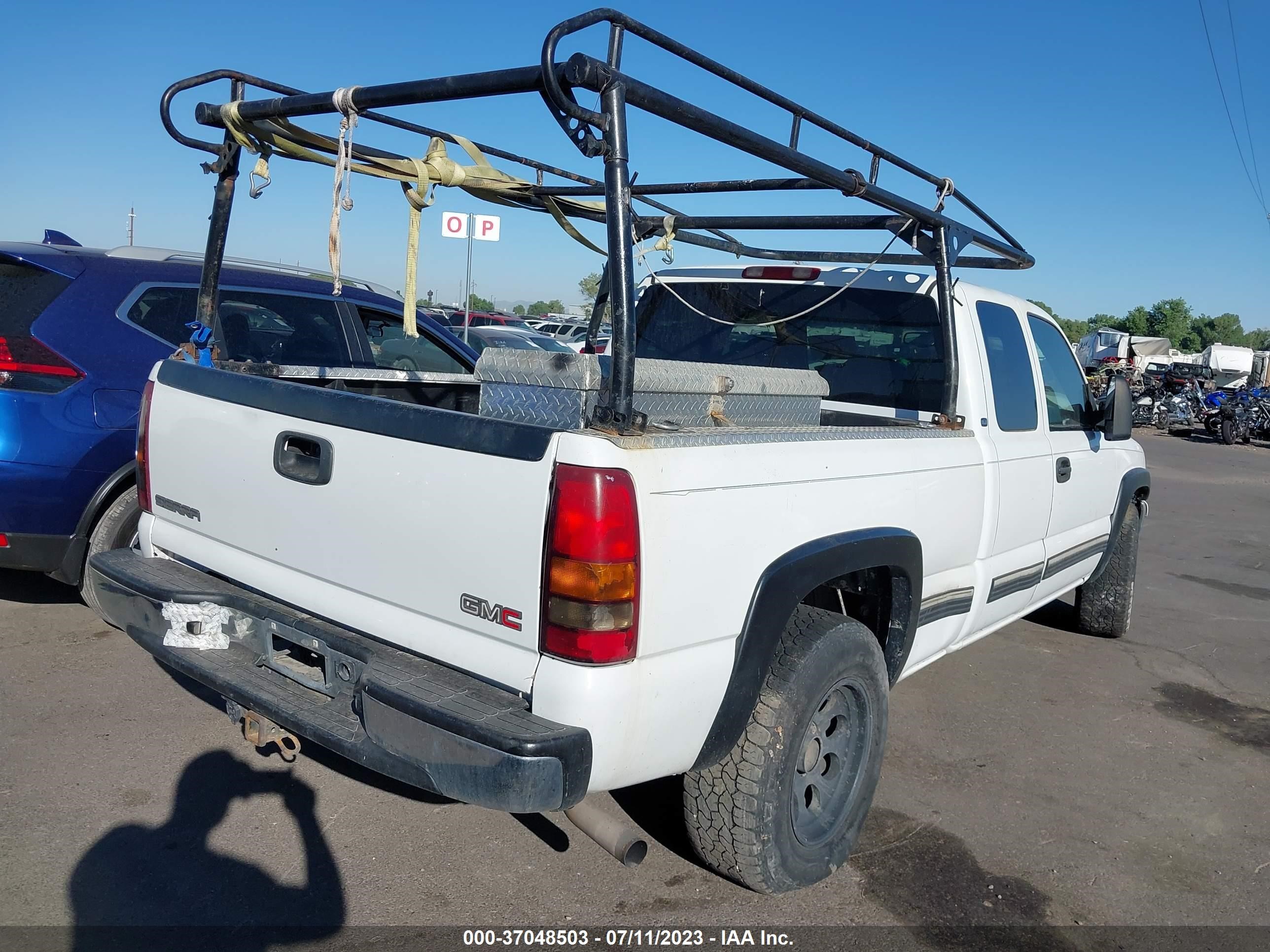 Photo 3 VIN: 1GTEK19T71E189625 - GMC SIERRA 