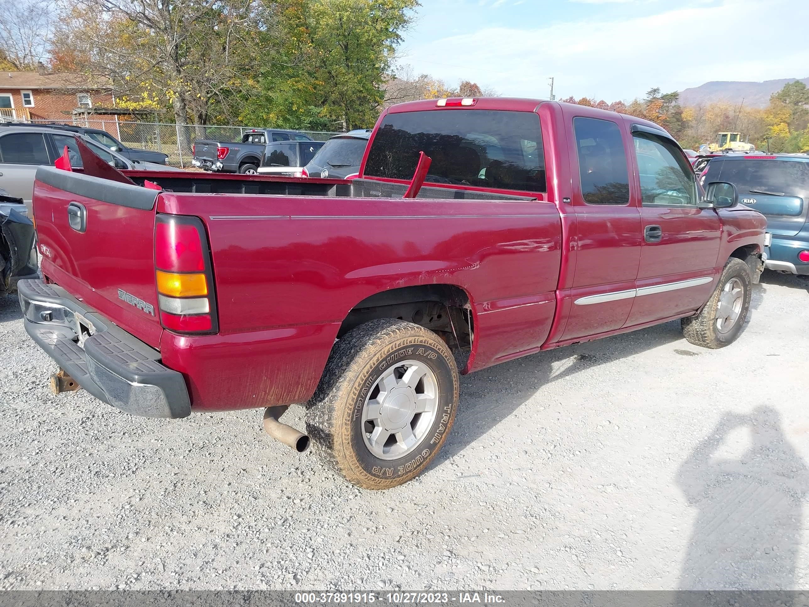 Photo 3 VIN: 1GTEK19T74E215158 - GMC SIERRA 