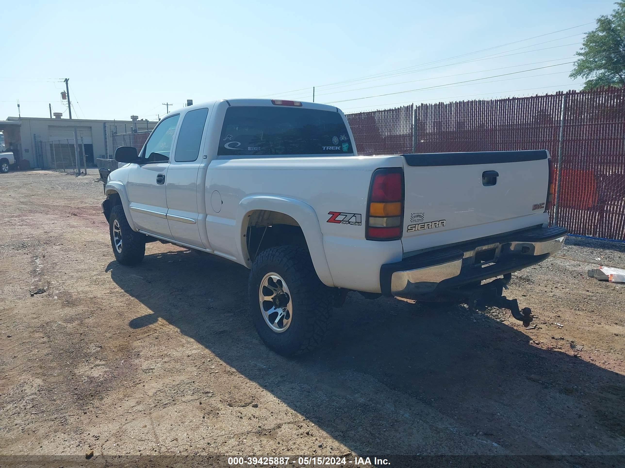 Photo 2 VIN: 1GTEK19T84E238884 - GMC NULL 