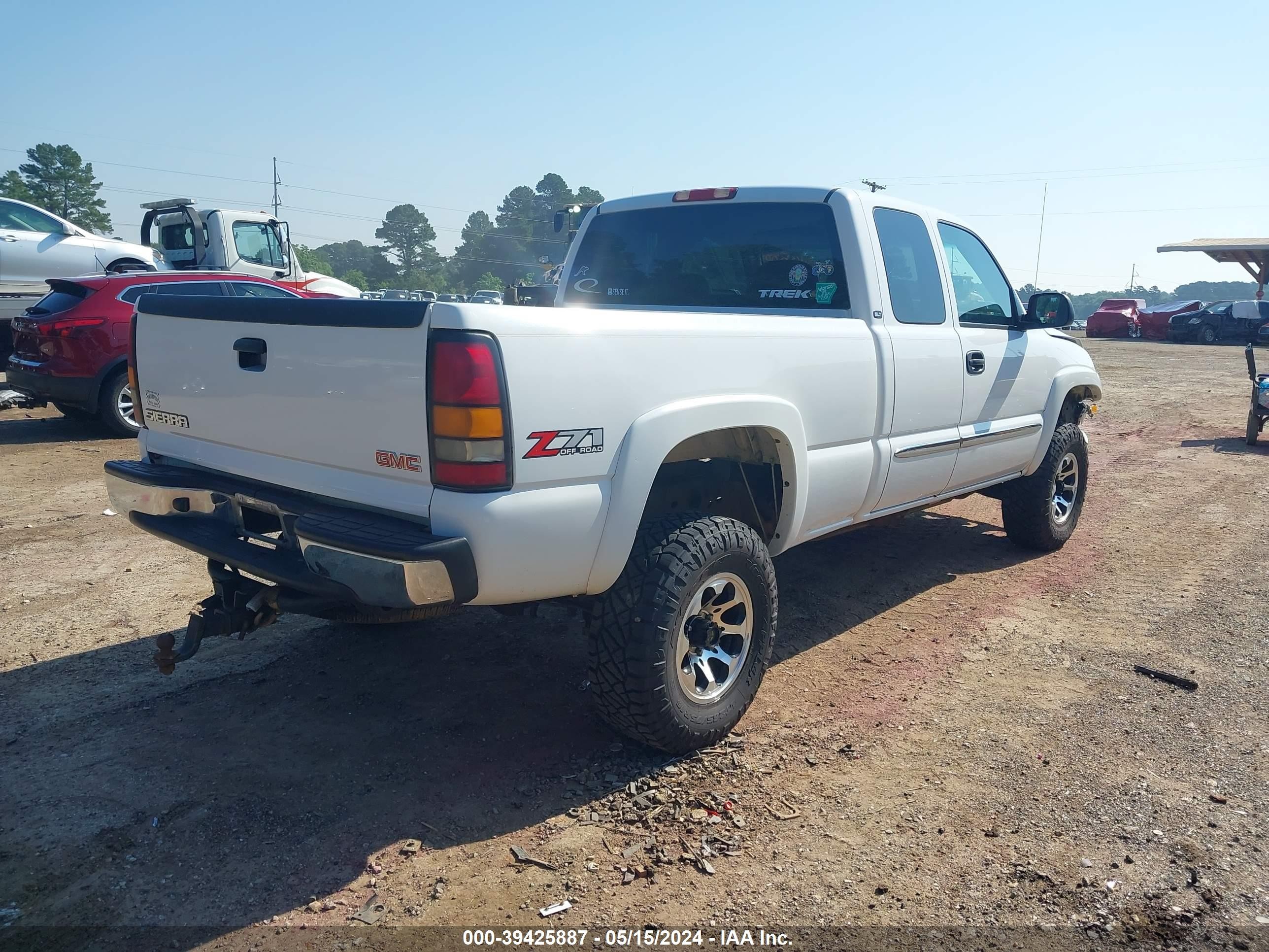 Photo 3 VIN: 1GTEK19T84E238884 - GMC NULL 