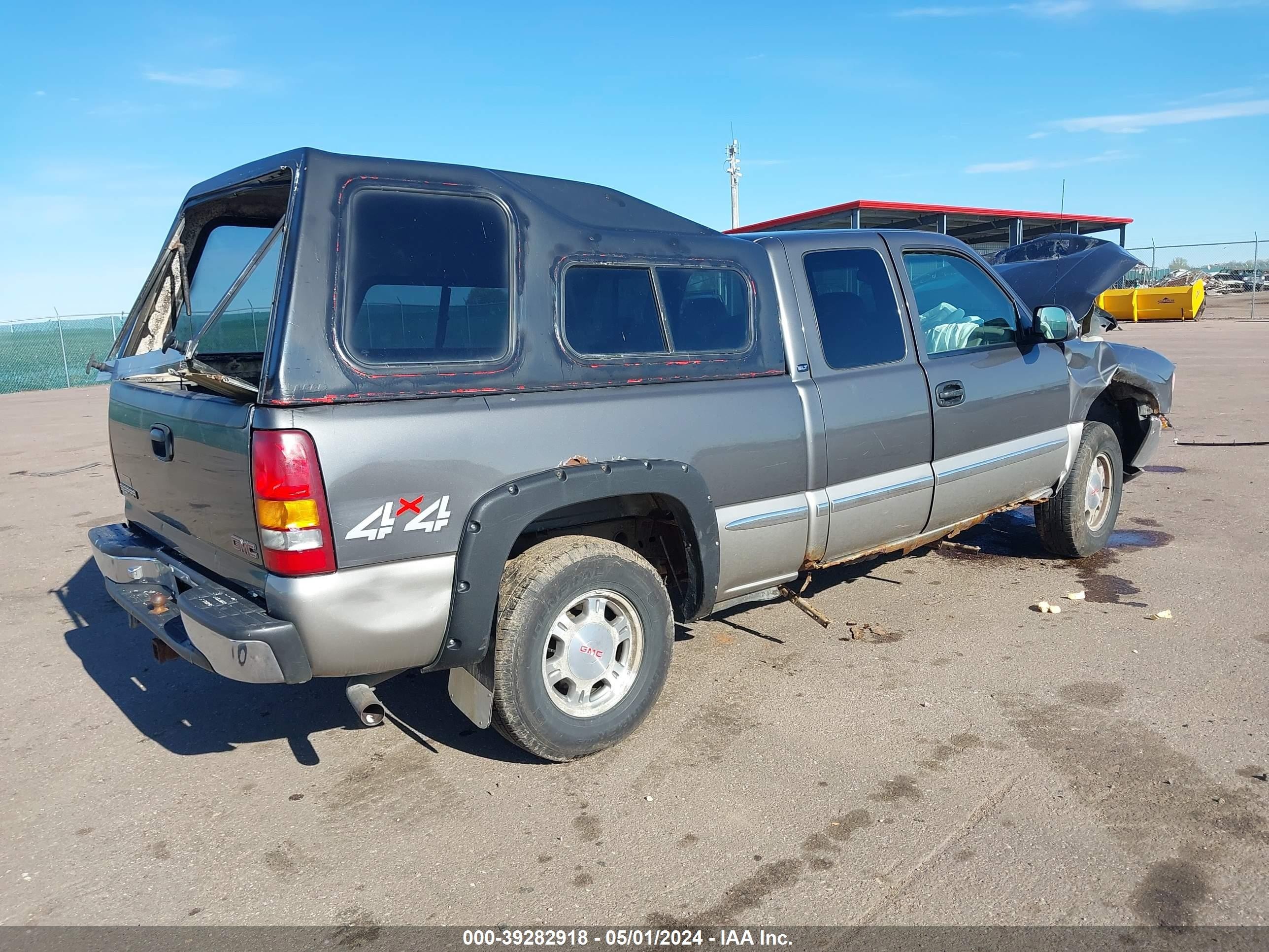 Photo 3 VIN: 1GTEK19T8XZ539930 - GMC SIERRA 