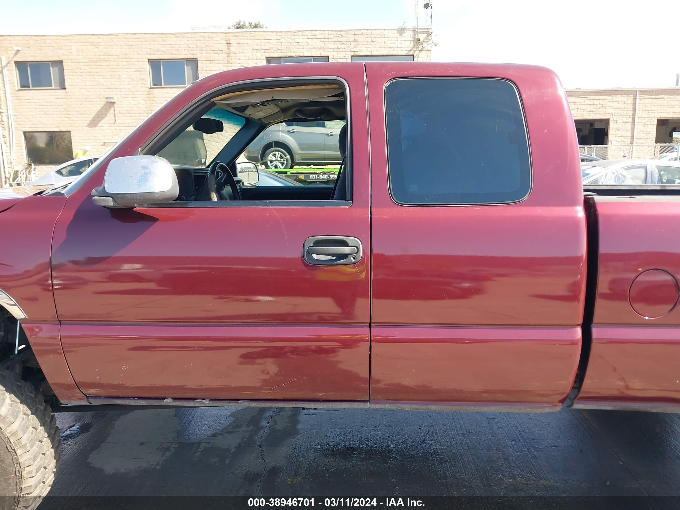 Photo 12 VIN: 1GTEK19T8YE152903 - GMC SIERRA 