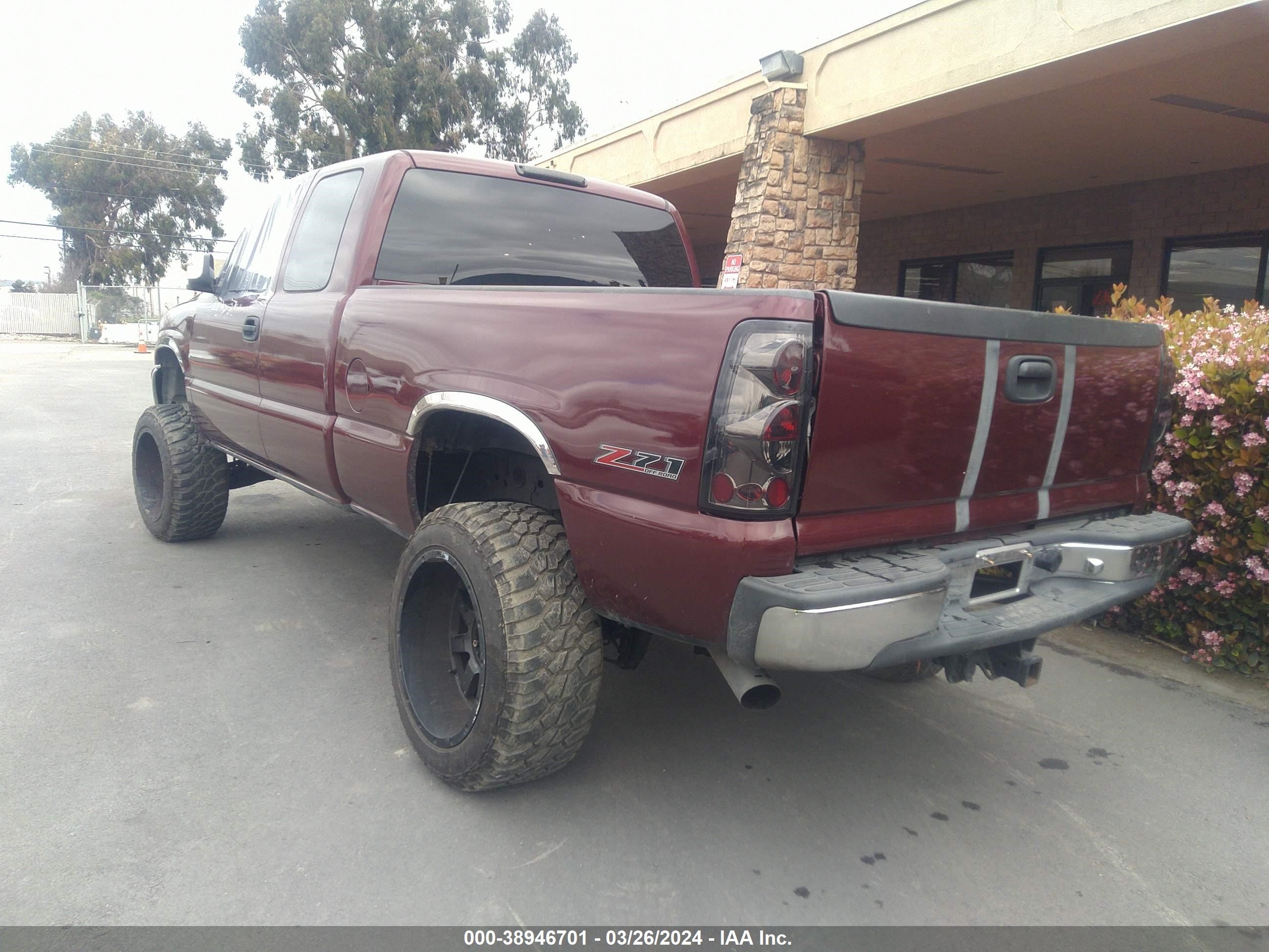 Photo 2 VIN: 1GTEK19T8YE152903 - GMC SIERRA 