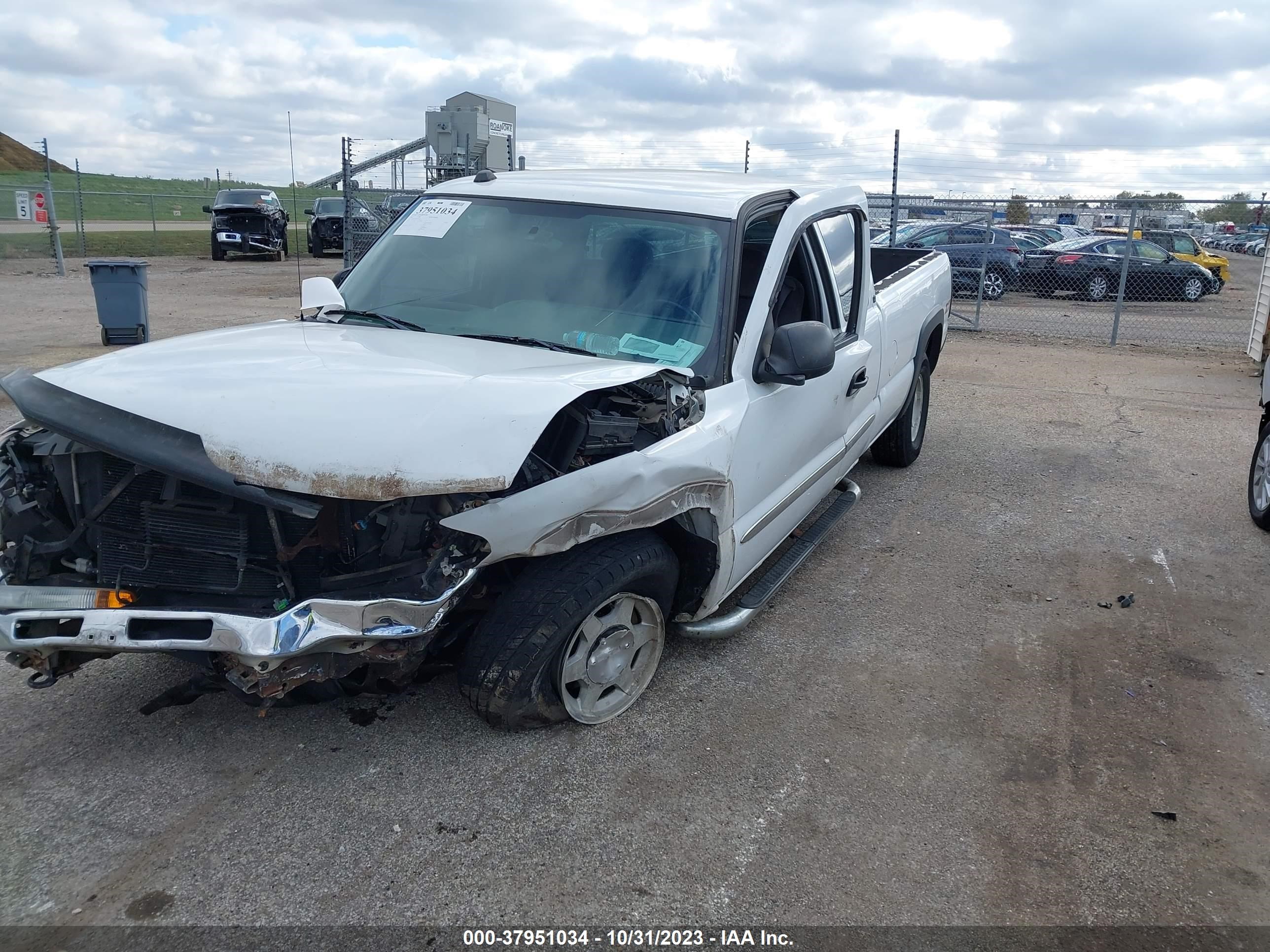 Photo 1 VIN: 1GTEK19T94E154878 - GMC SIERRA 