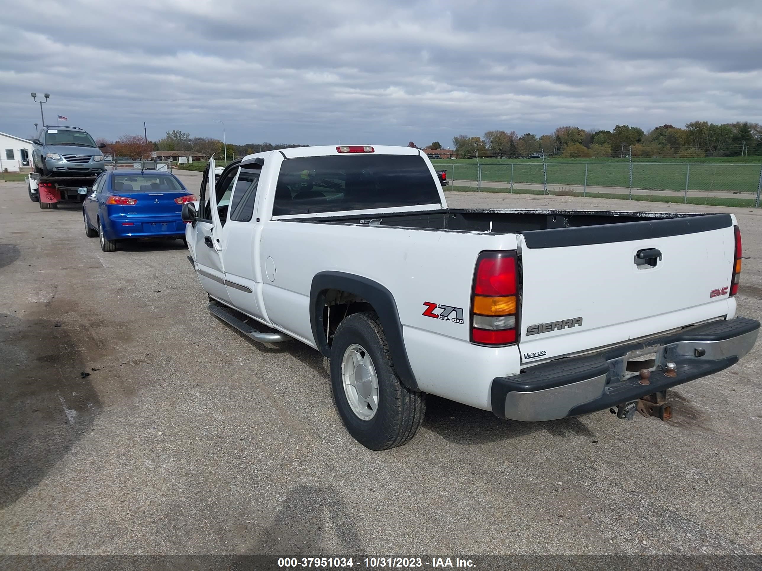 Photo 2 VIN: 1GTEK19T94E154878 - GMC SIERRA 