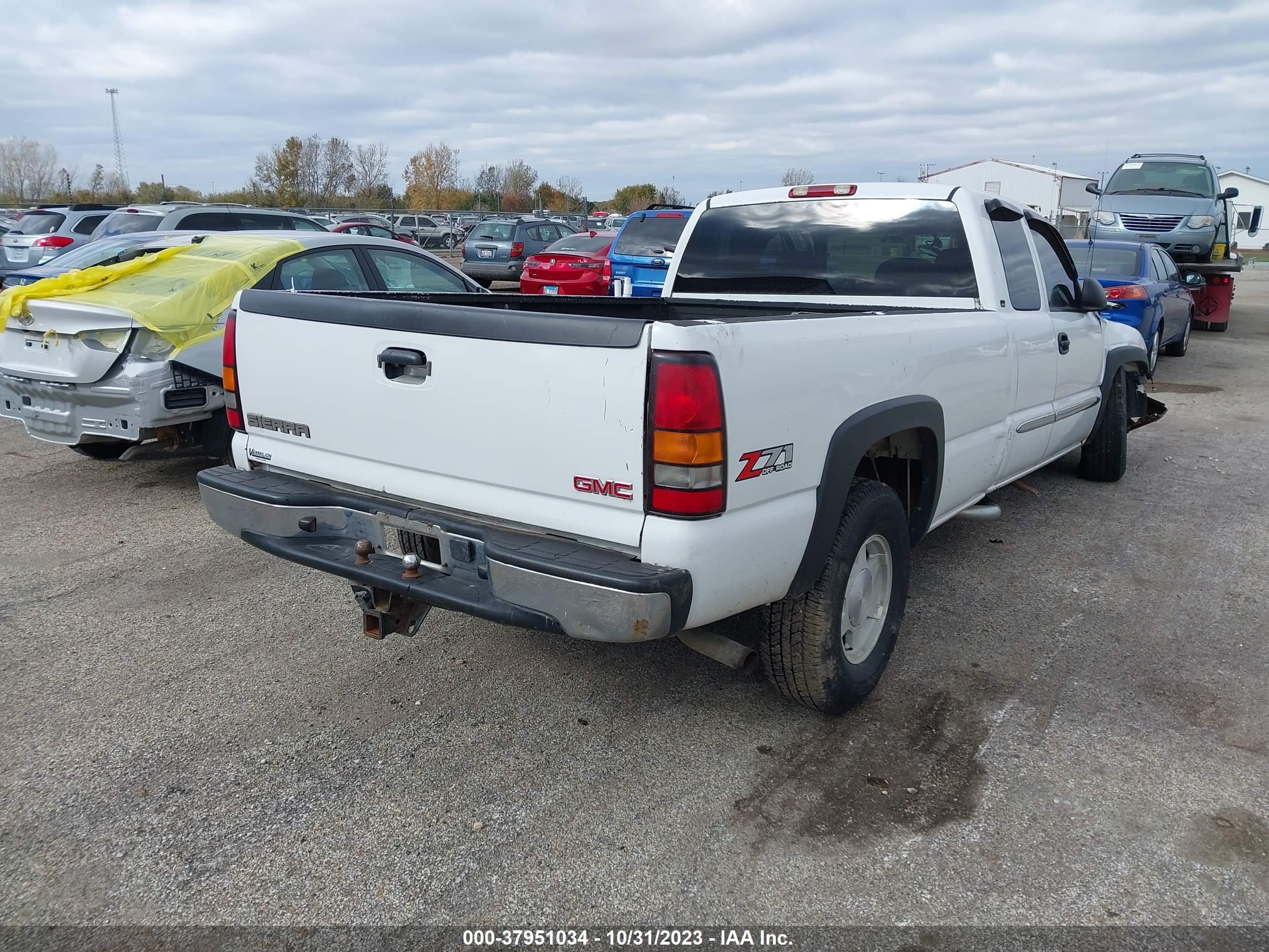 Photo 3 VIN: 1GTEK19T94E154878 - GMC SIERRA 