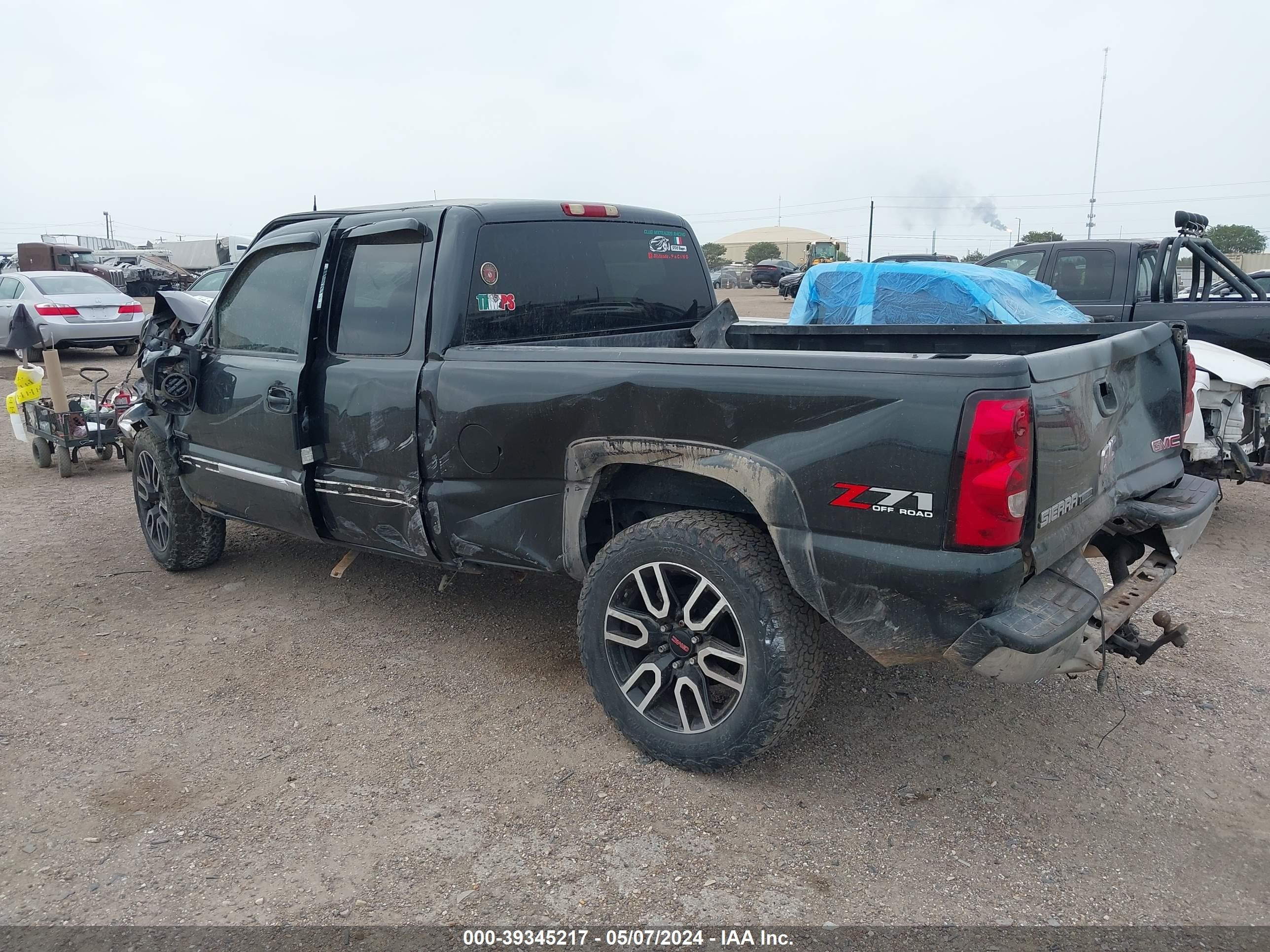 Photo 2 VIN: 1GTEK19T94E217512 - GMC SIERRA 