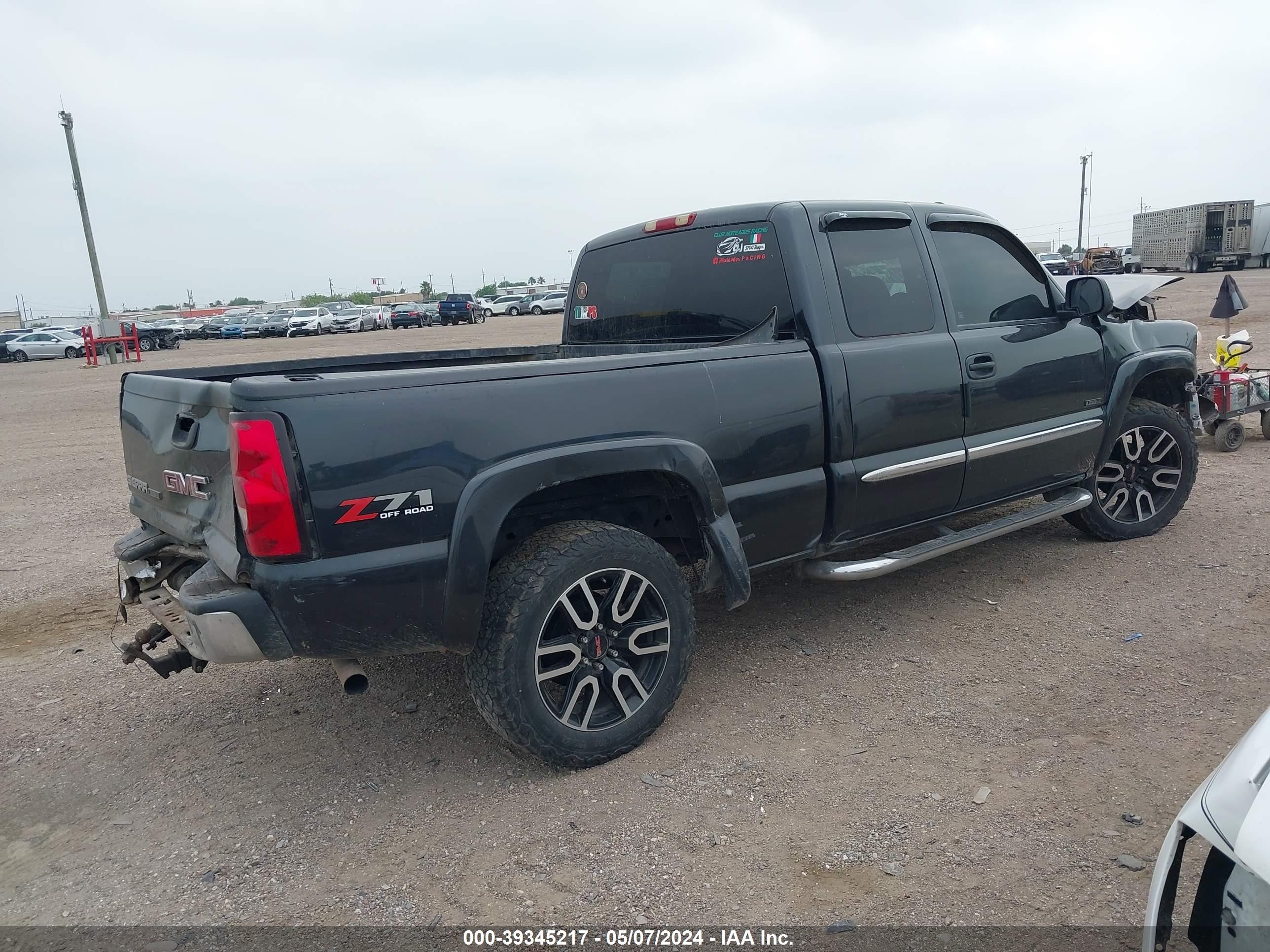 Photo 3 VIN: 1GTEK19T94E217512 - GMC SIERRA 