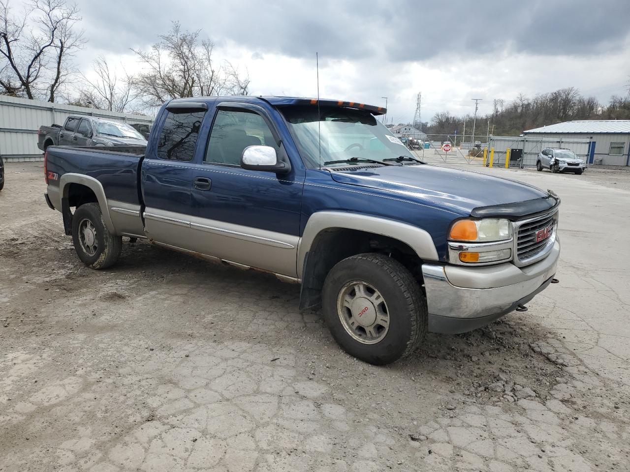 Photo 3 VIN: 1GTEK19TX2Z248399 - GMC SIERRA 