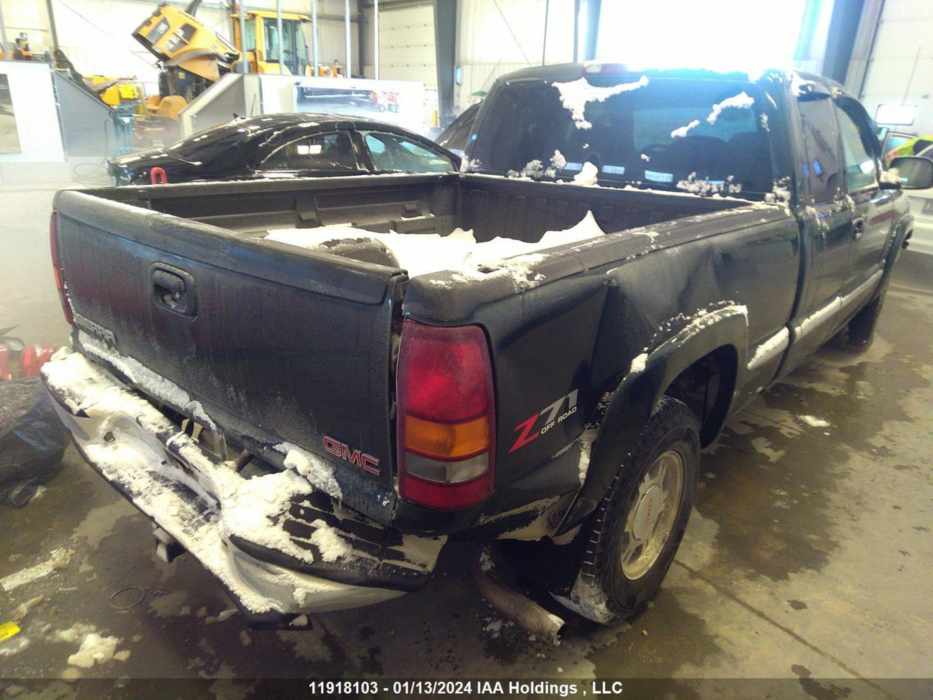 Photo 3 VIN: 1GTEK19TX2Z330150 - GMC SIERRA 