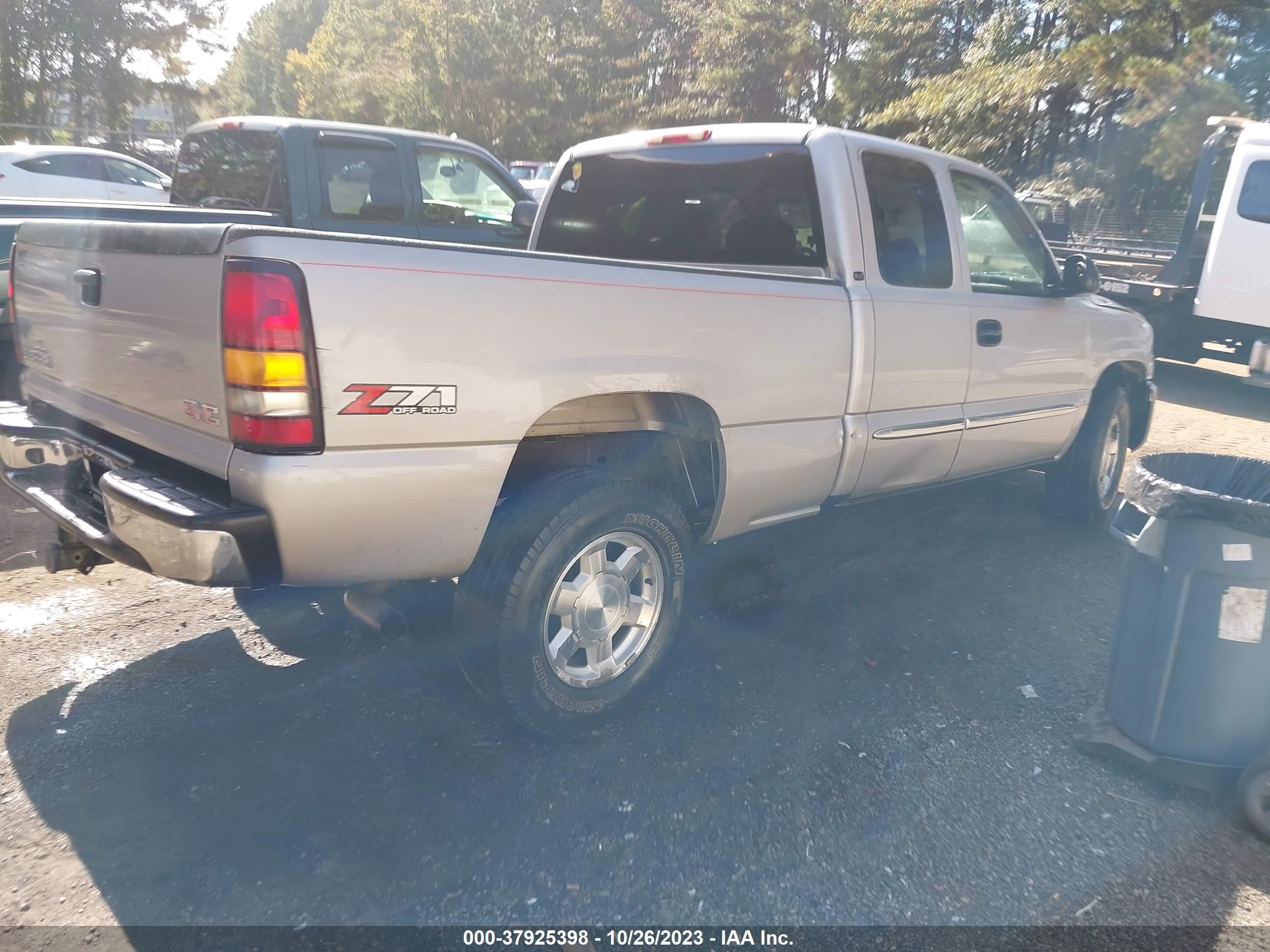 Photo 3 VIN: 1GTEK19TX4E332281 - GMC SIERRA 