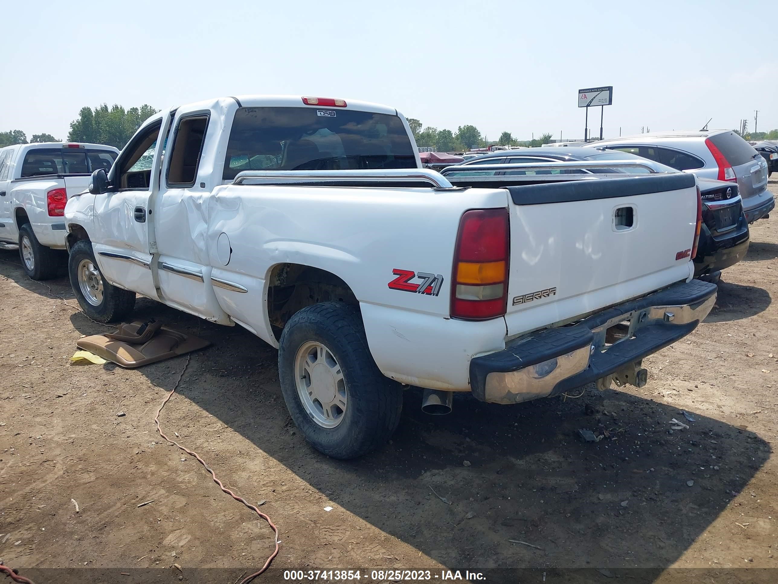 Photo 2 VIN: 1GTEK19TXXE555571 - GMC SIERRA 