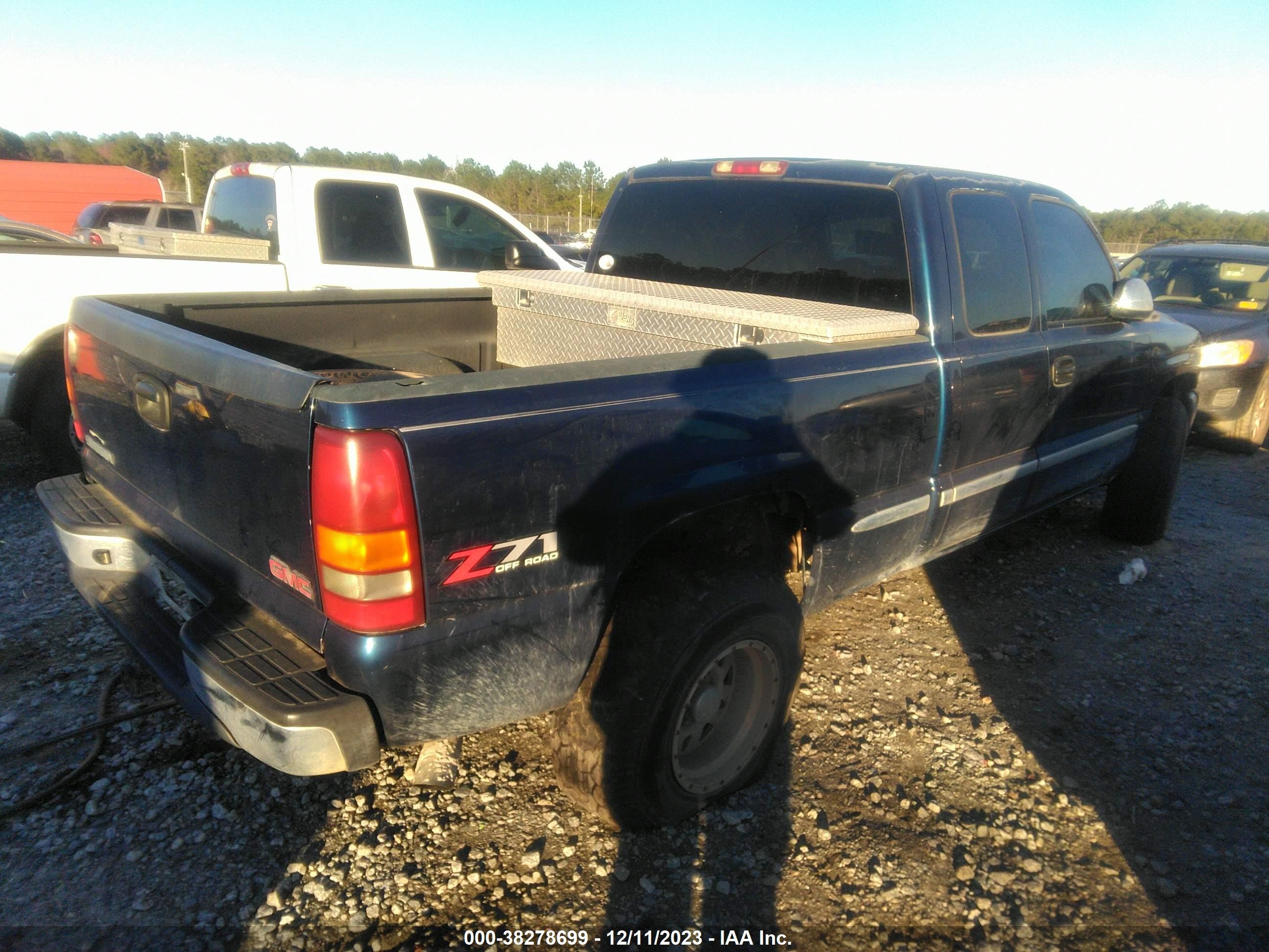 Photo 3 VIN: 1GTEK19V12E183273 - GMC SIERRA 