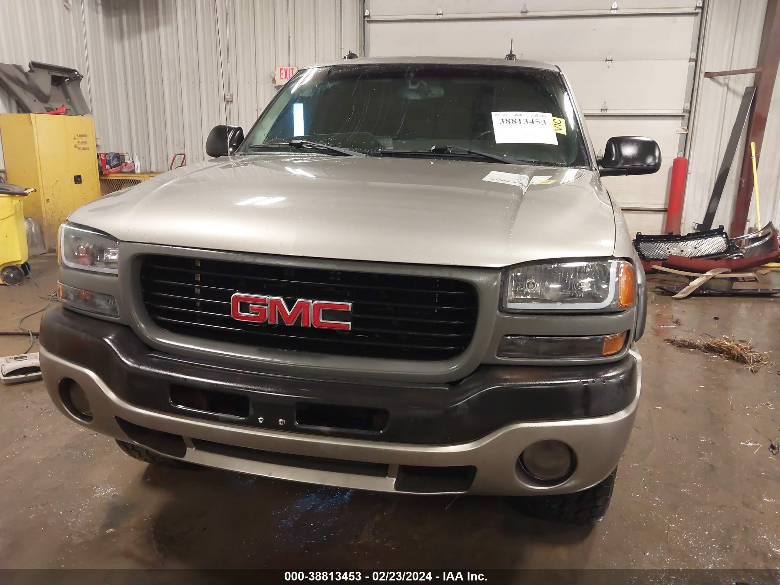 Photo 12 VIN: 1GTEK19V33Z277939 - GMC SIERRA 