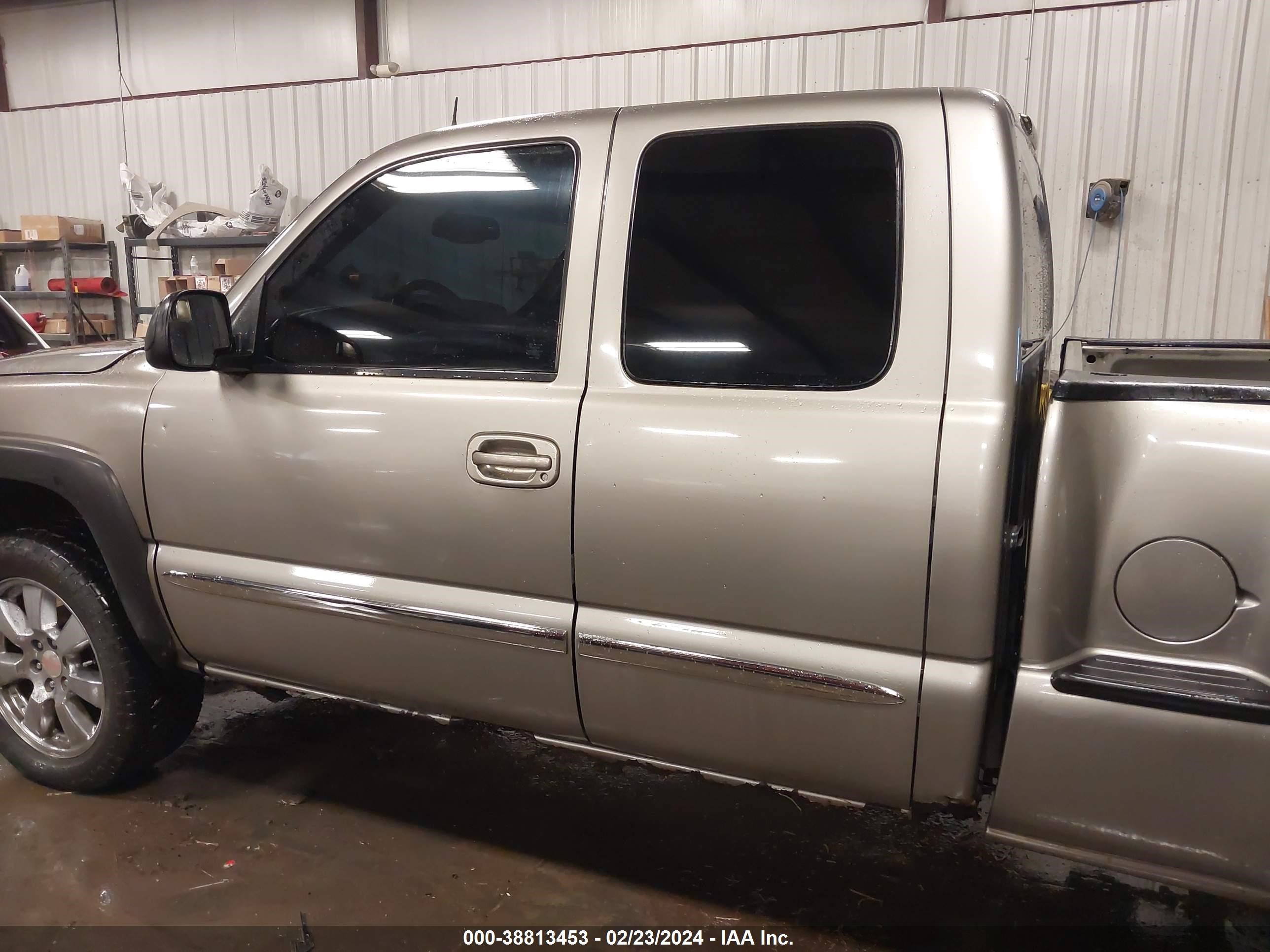 Photo 14 VIN: 1GTEK19V33Z277939 - GMC SIERRA 