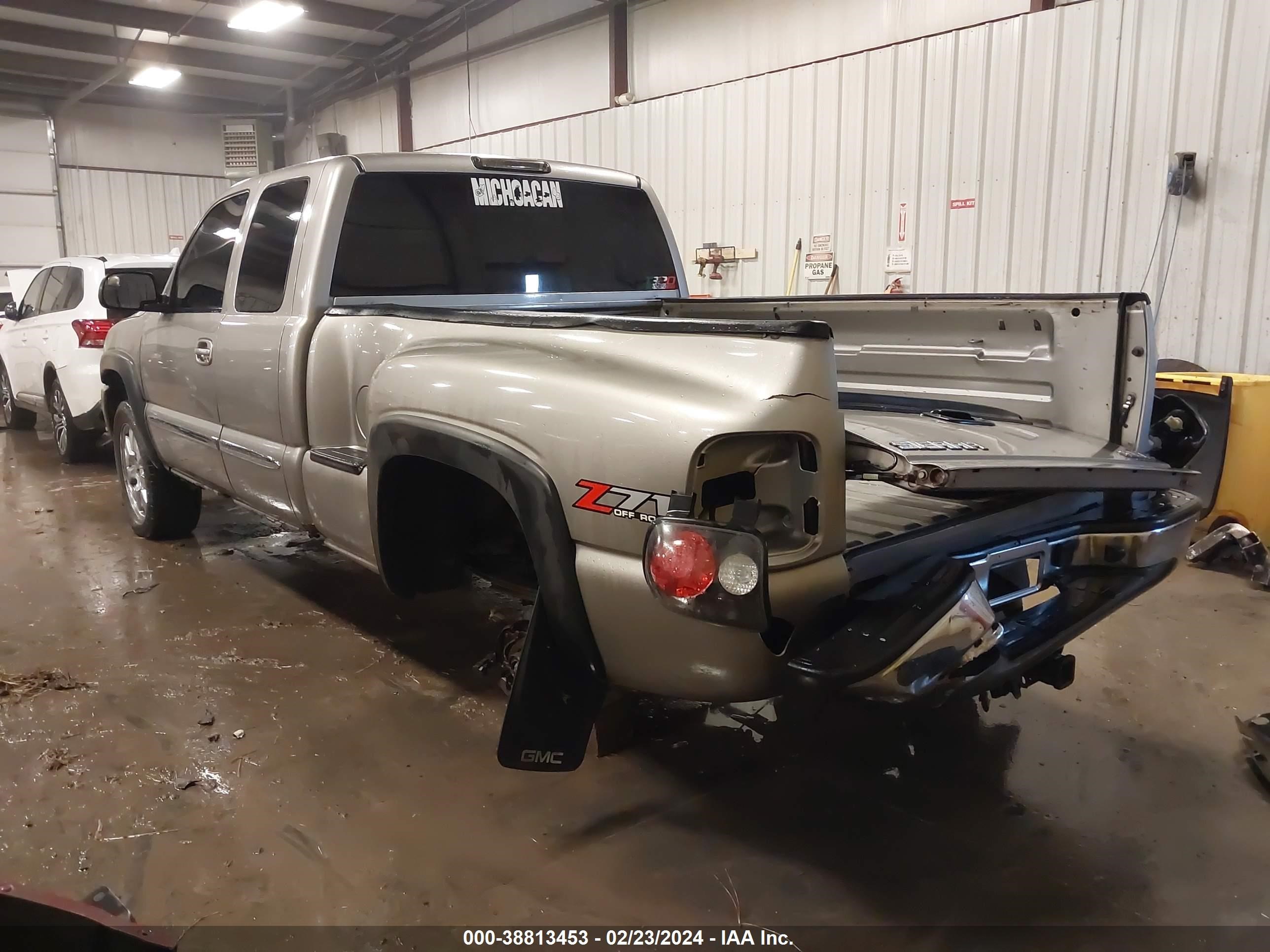 Photo 2 VIN: 1GTEK19V33Z277939 - GMC SIERRA 