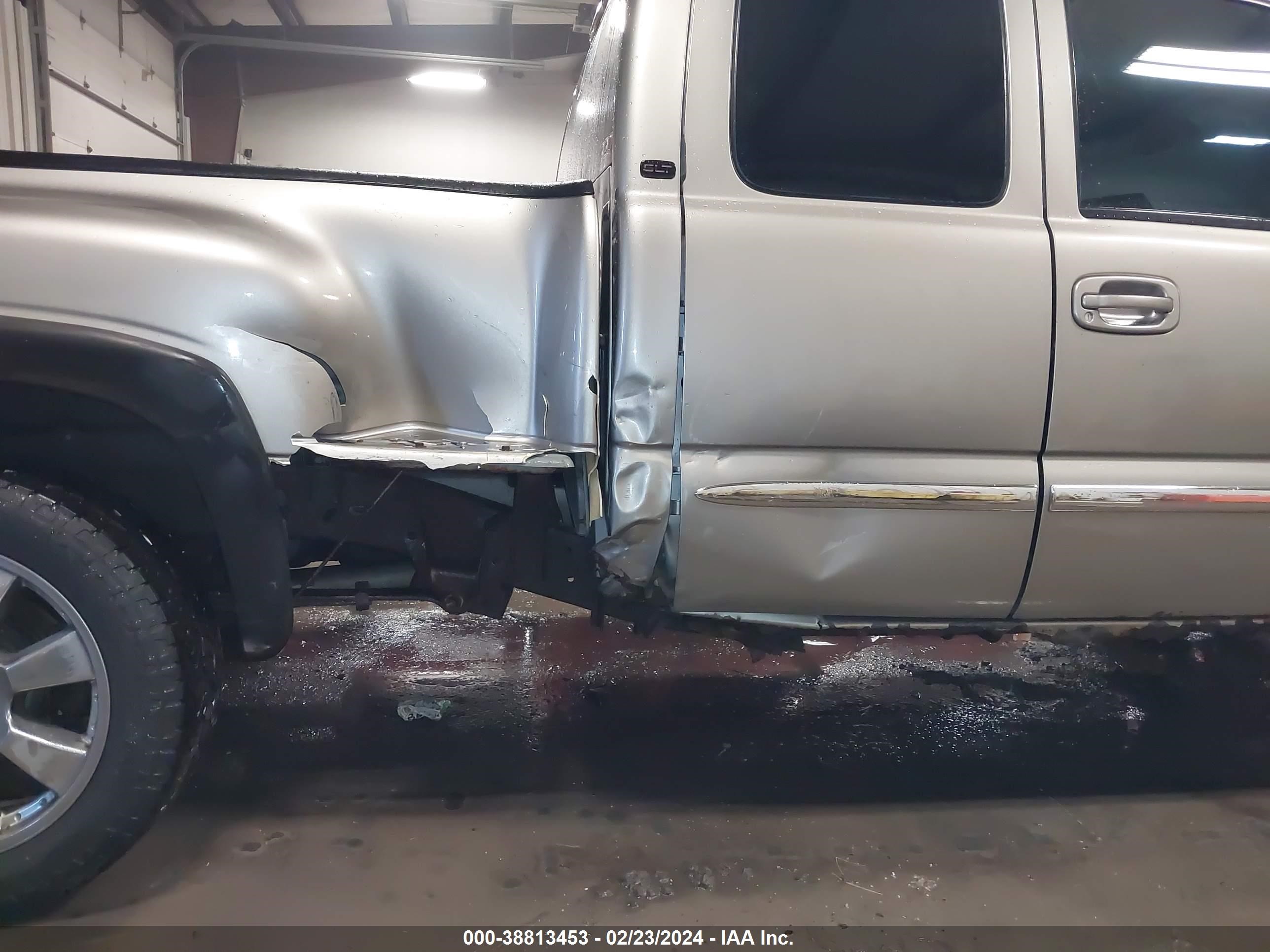 Photo 5 VIN: 1GTEK19V33Z277939 - GMC SIERRA 