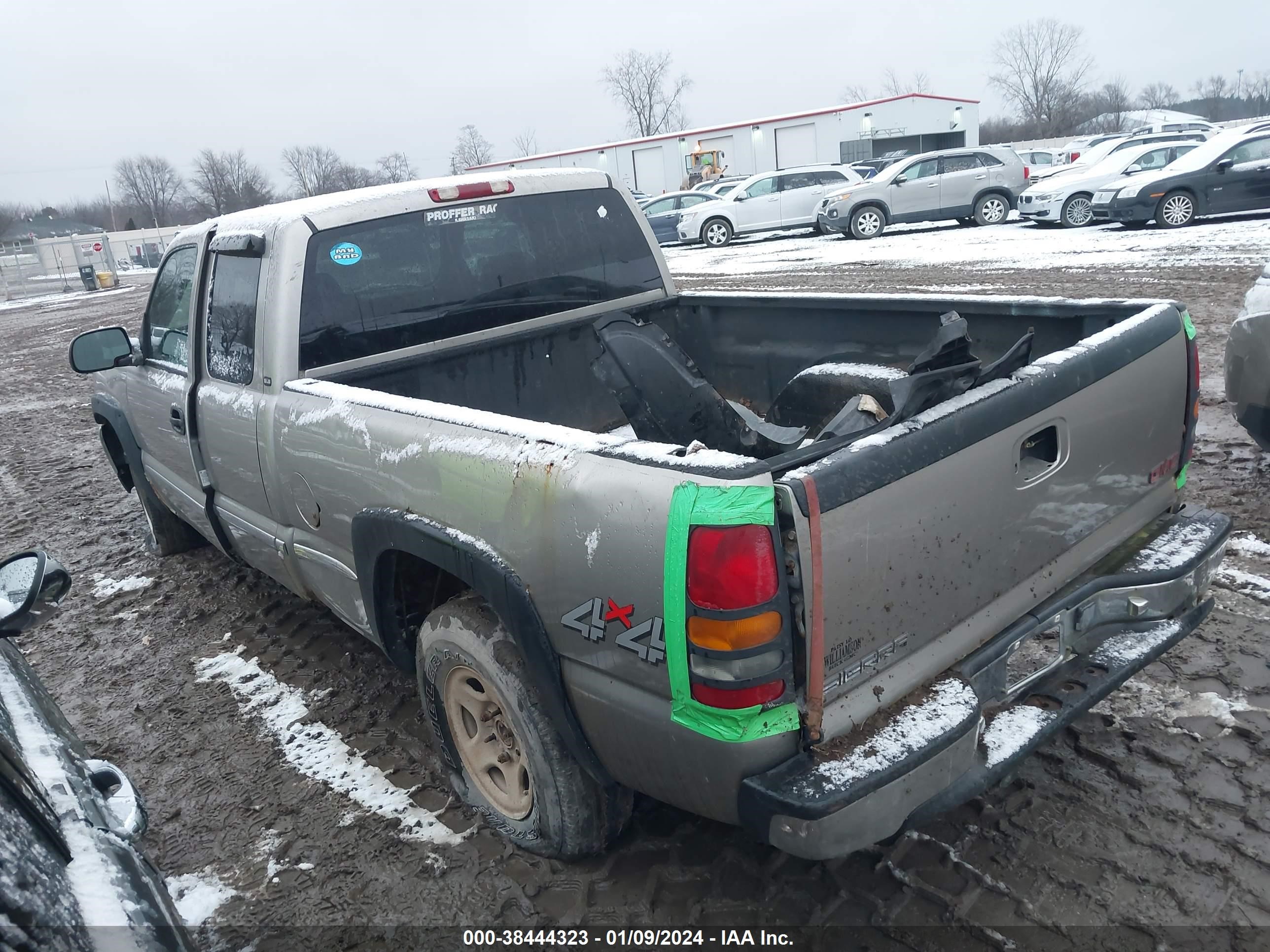 Photo 2 VIN: 1GTEK19V8YE357428 - GMC SIERRA 