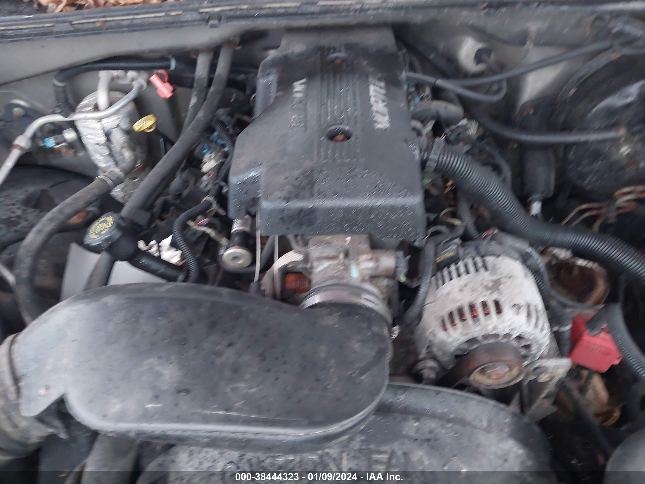 Photo 9 VIN: 1GTEK19V8YE357428 - GMC SIERRA 