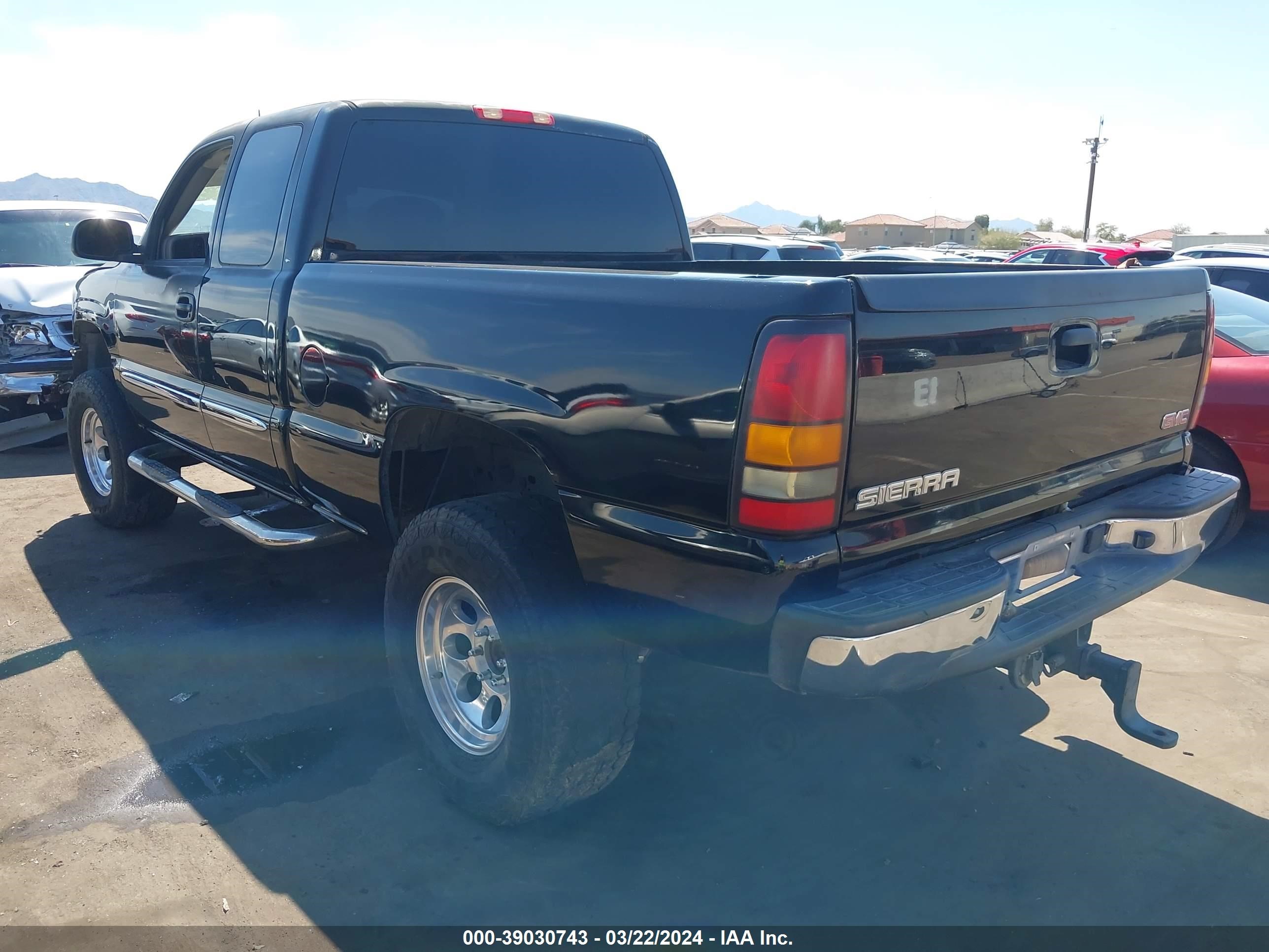 Photo 2 VIN: 1GTEK19Z95Z155916 - GMC SIERRA 