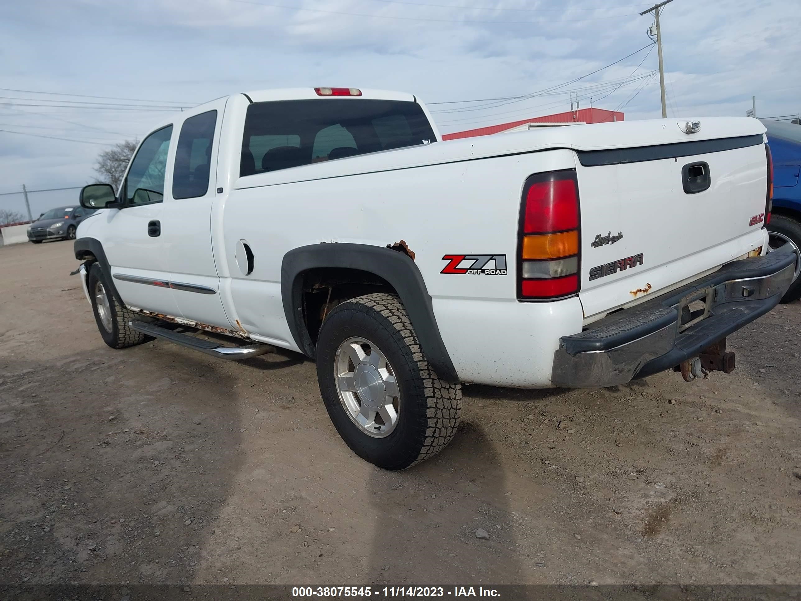 Photo 2 VIN: 1GTEK19ZX5Z295506 - GMC SIERRA 