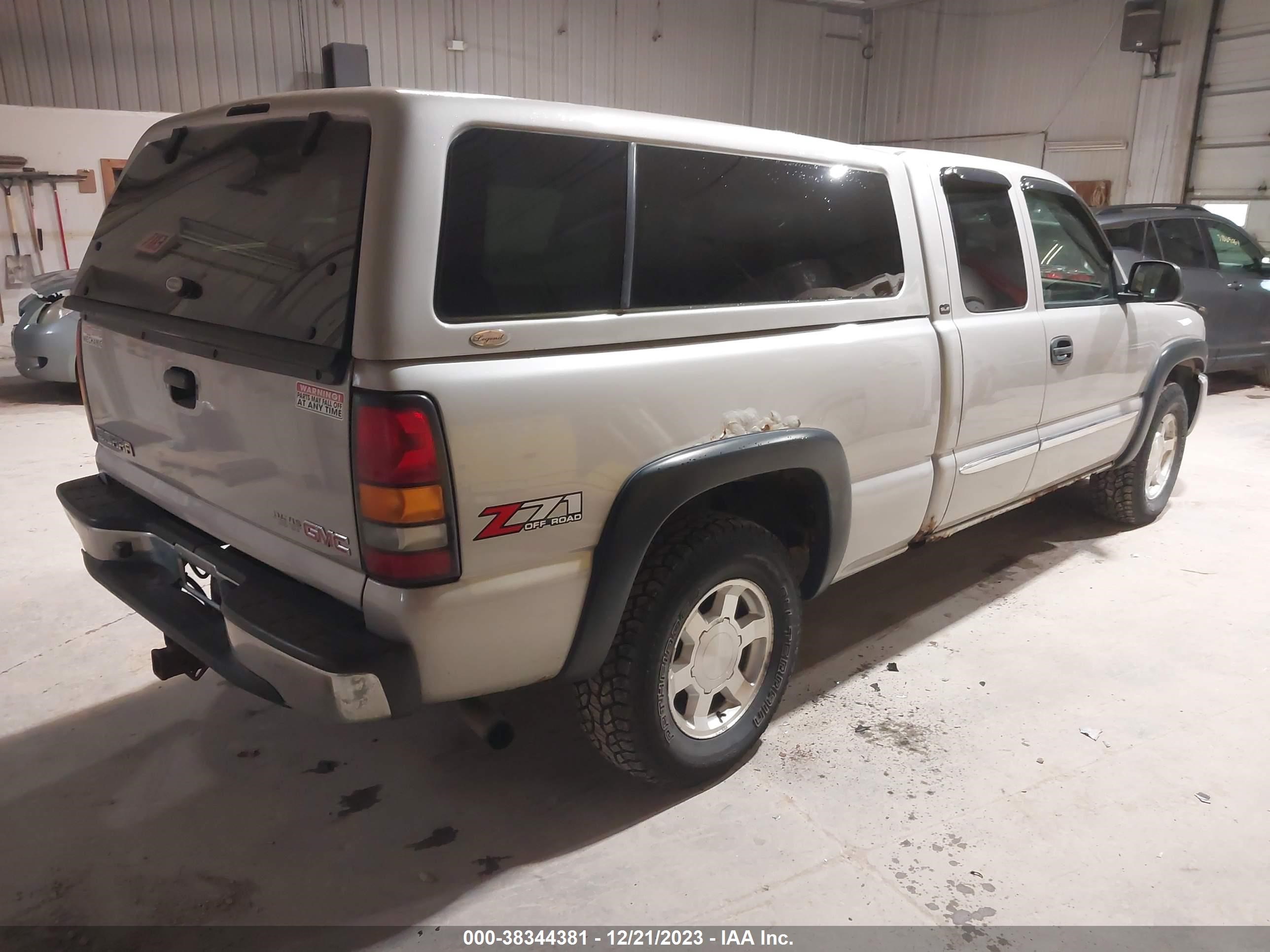 Photo 3 VIN: 1GTEK19ZX5Z355851 - GMC SIERRA 