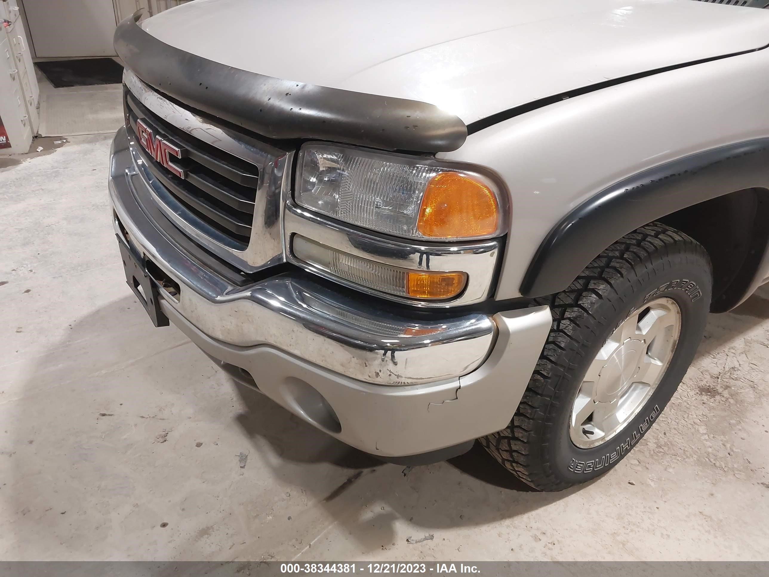 Photo 5 VIN: 1GTEK19ZX5Z355851 - GMC SIERRA 