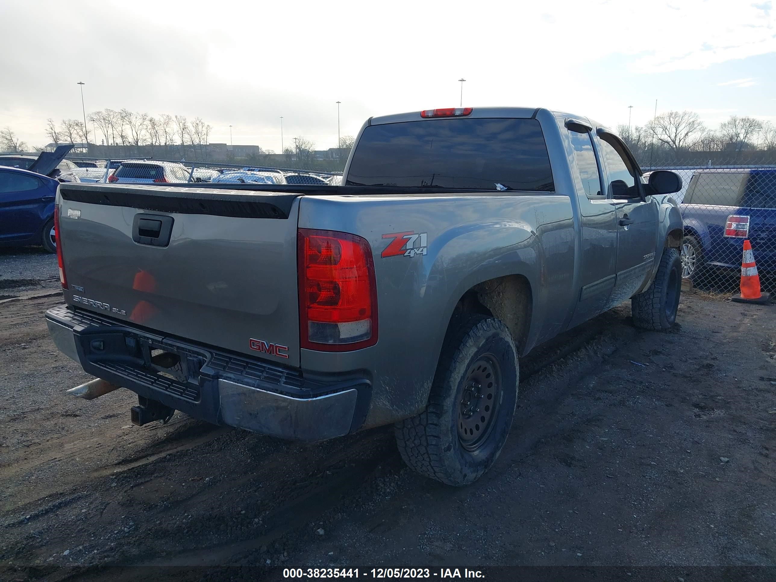 Photo 3 VIN: 1GTEK29019Z224580 - GMC SIERRA 